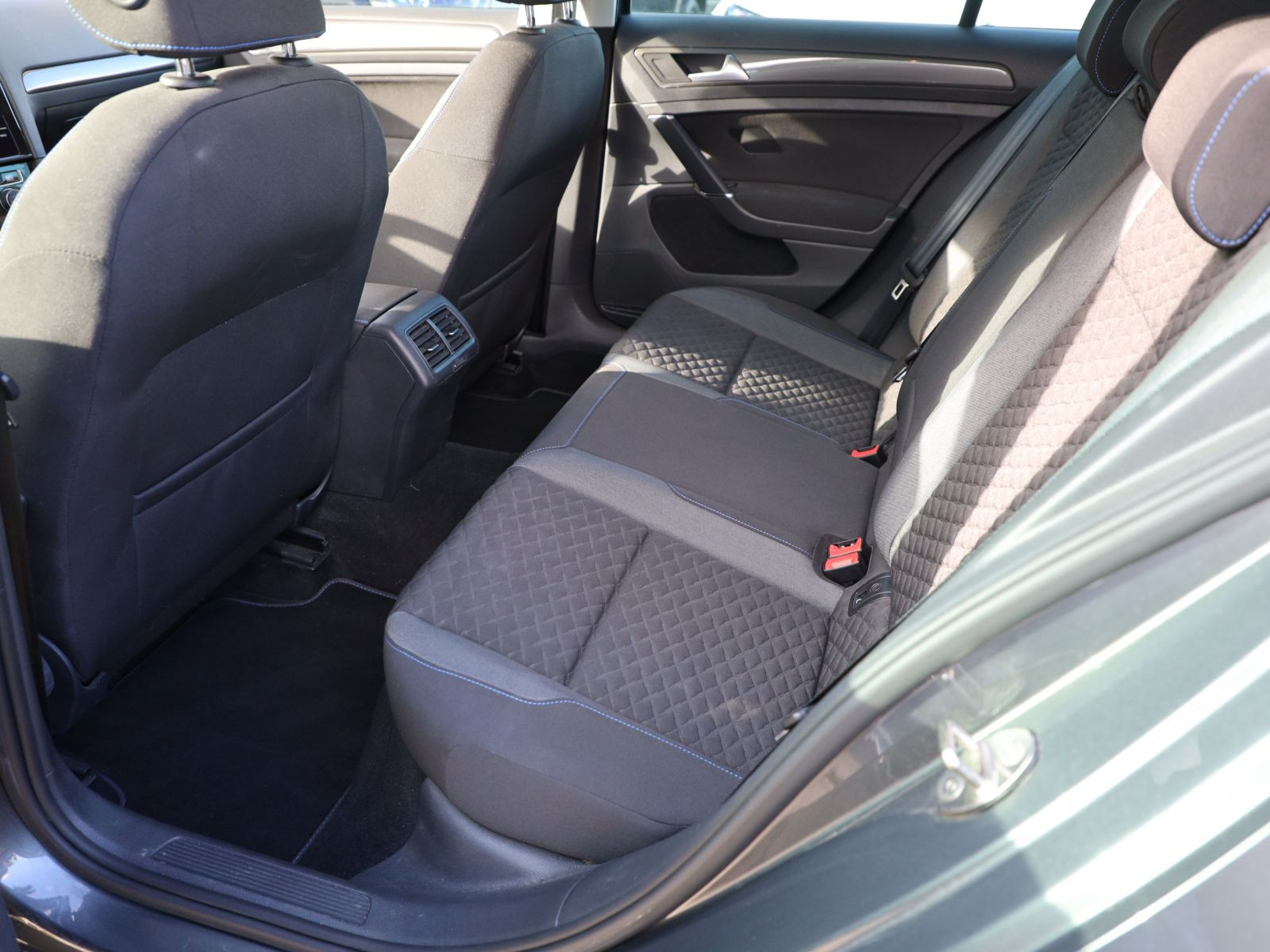 Volkswagen Golf VII 1.6 TDI "Join" Navi ACC EPH Sitzhzg