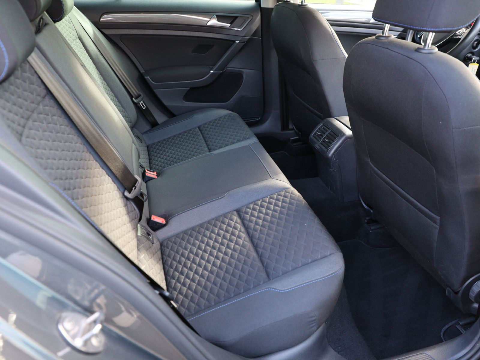 Volkswagen Golf VII 1.6 TDI "Join" Navi ACC EPH Sitzhzg