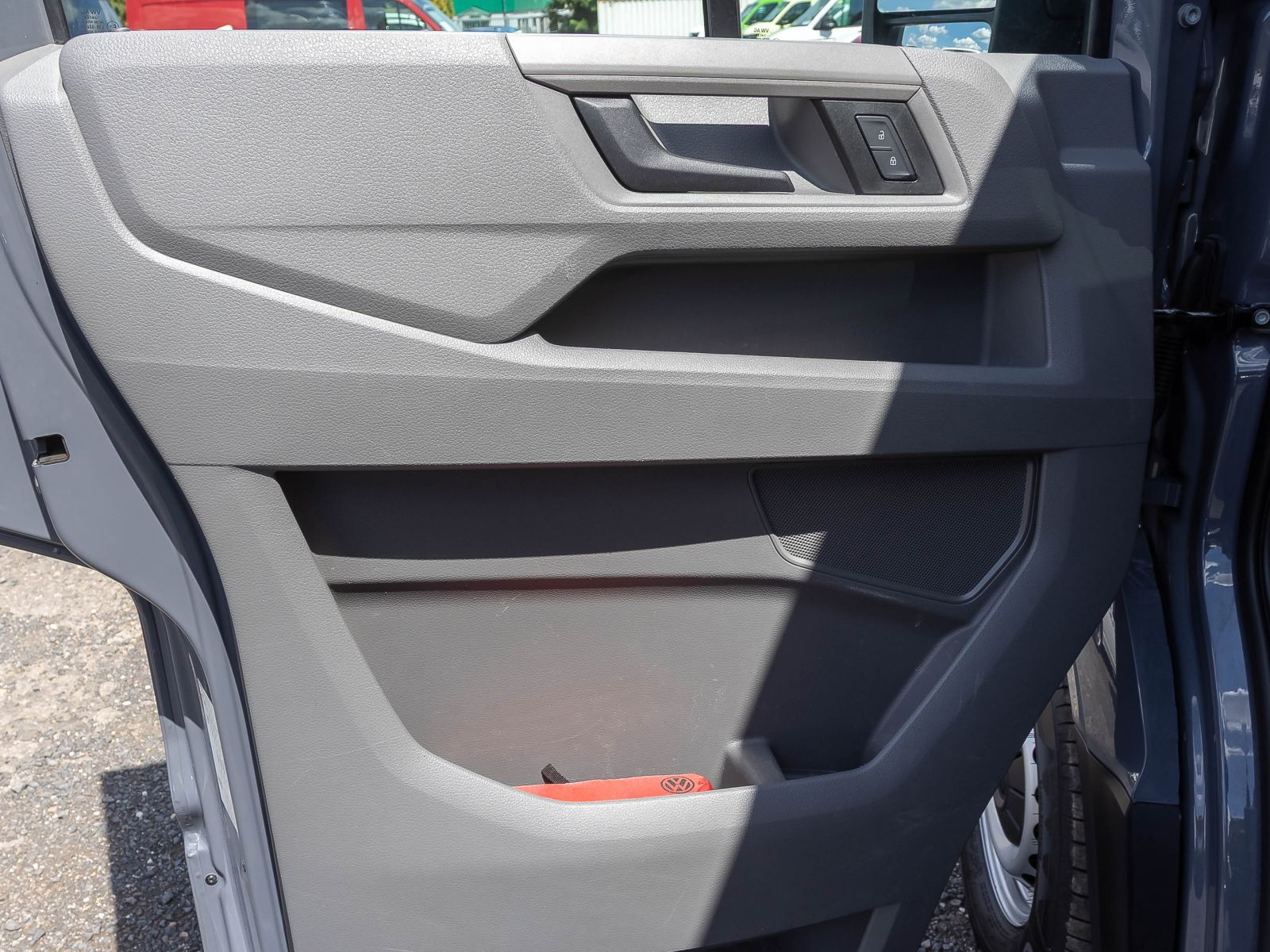 Volkswagen Crafter Kasten MR 2.0TDI 4M Automatik Navi LED ACC EPH AHK