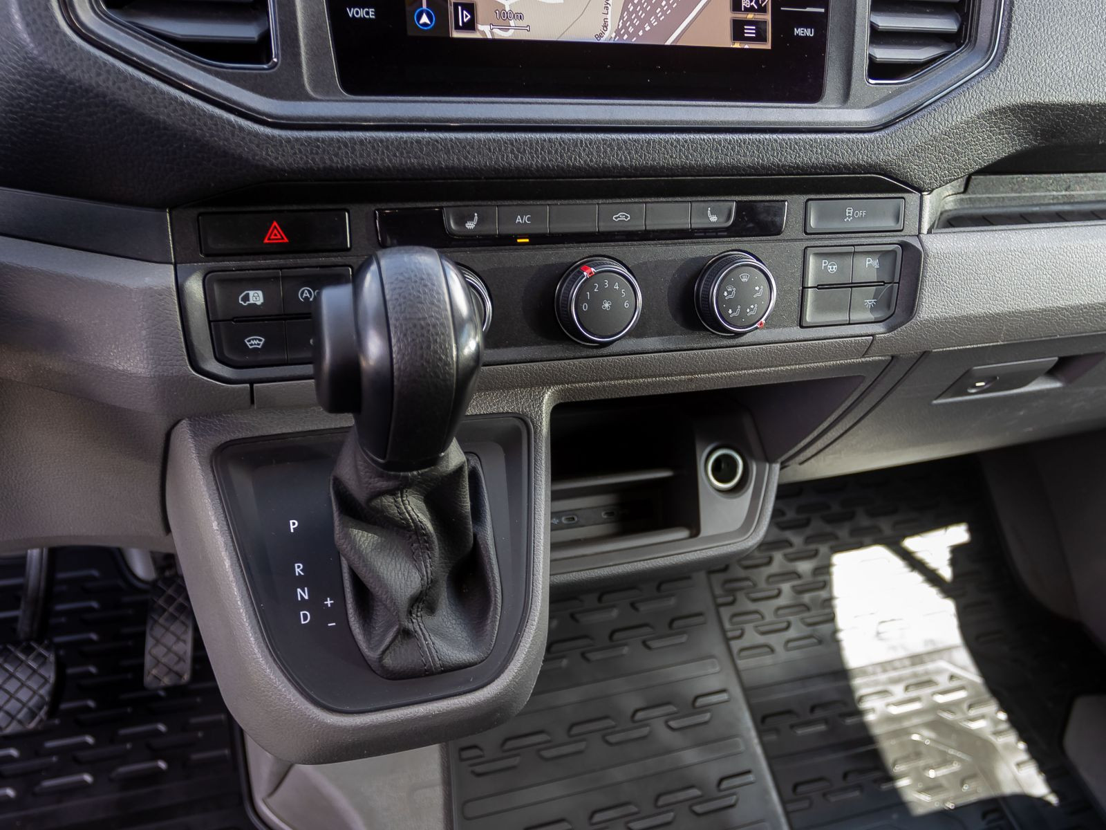 Volkswagen Crafter Kasten MR 2.0TDI 4M Automatik Navi LED ACC EPH AHK