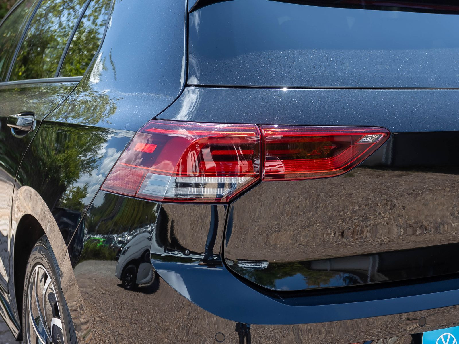Volkswagen Golf VIII R-Line 2.0TSI DSG LED CarPlay EPH DAB