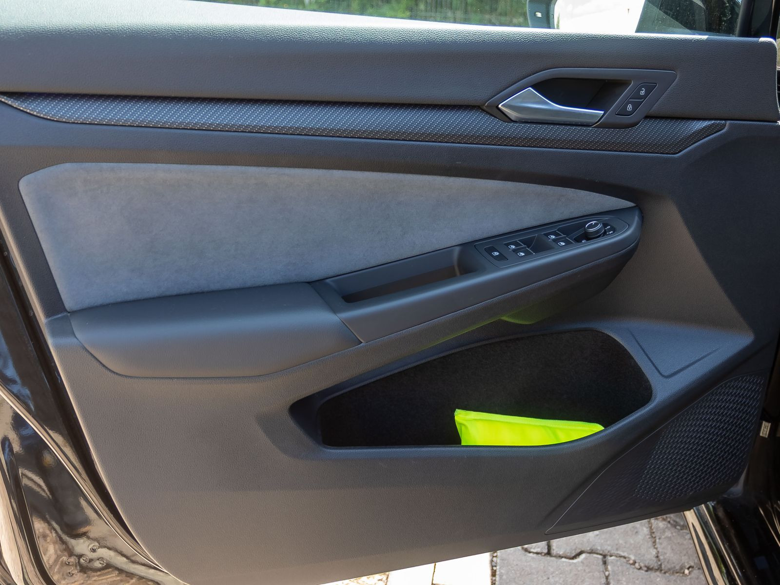 Volkswagen Golf VIII R-Line 2.0TSI DSG LED CarPlay EPH DAB
