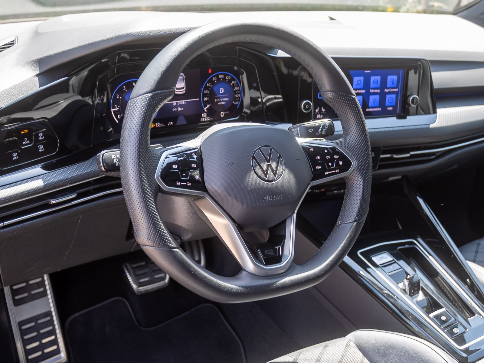 Volkswagen Golf VIII R-Line 2.0TSI DSG LED CarPlay EPH DAB