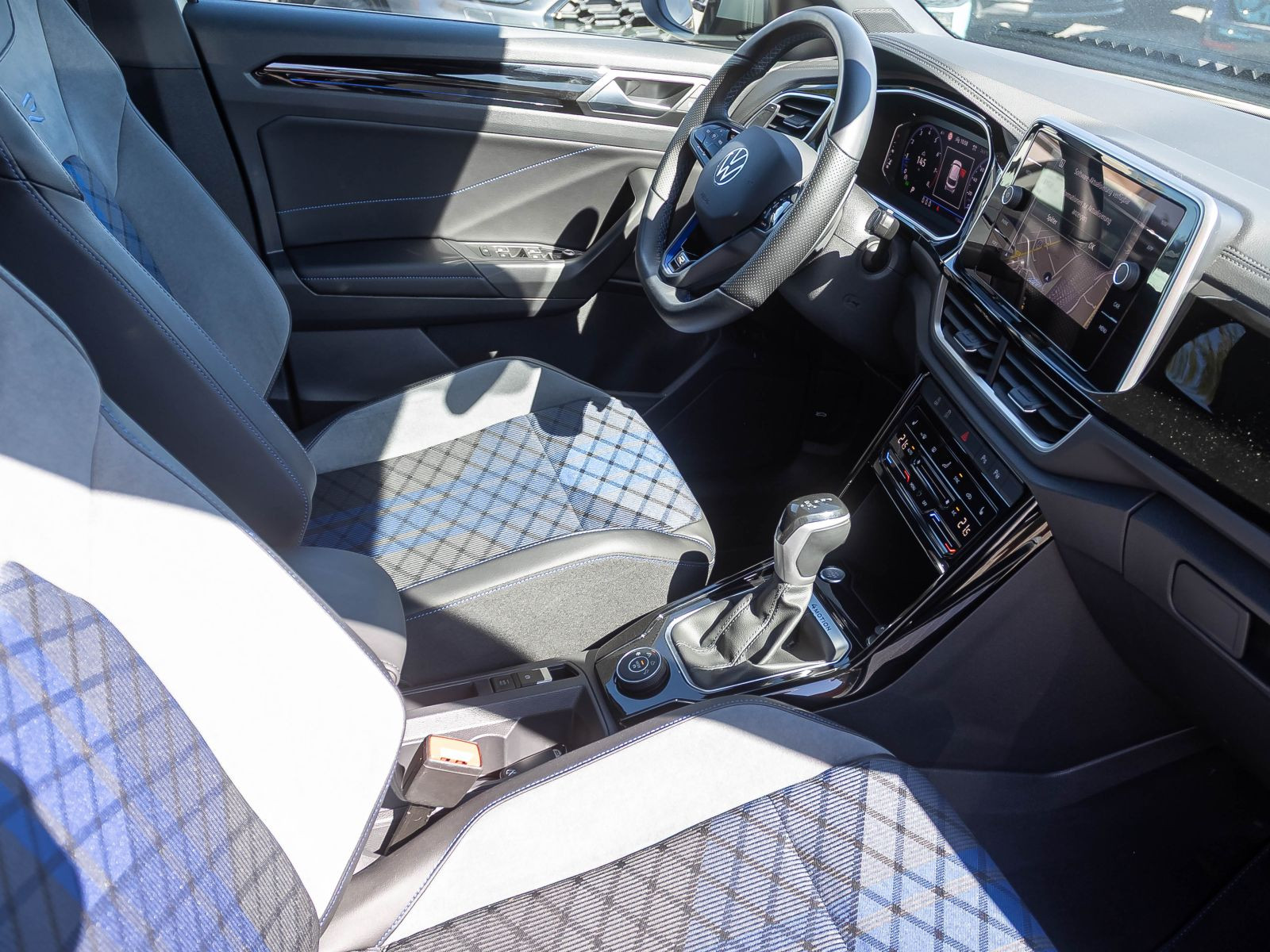 Volkswagen T-Roc R 2.0TSI 4M DSG Navi Matrix ACC EPH DAB