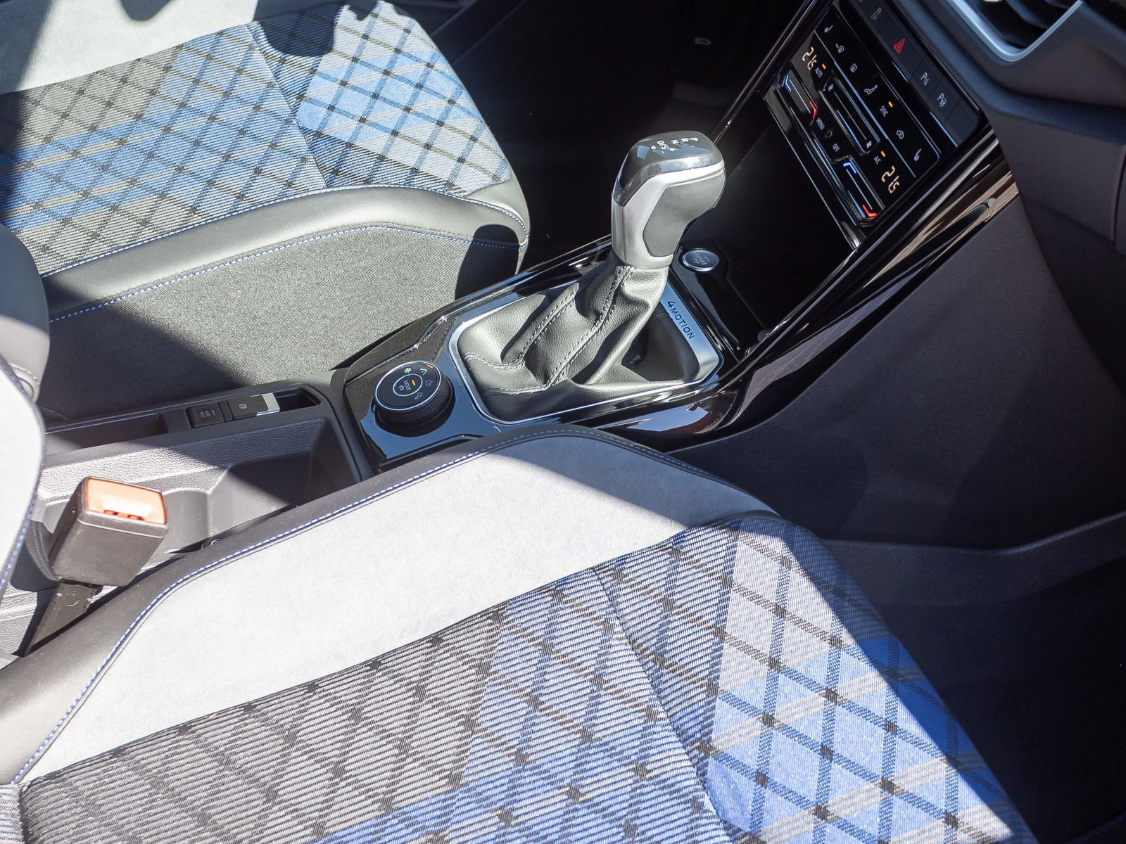 Volkswagen T-Roc R 2.0TSI 4M DSG Navi Matrix ACC EPH DAB
