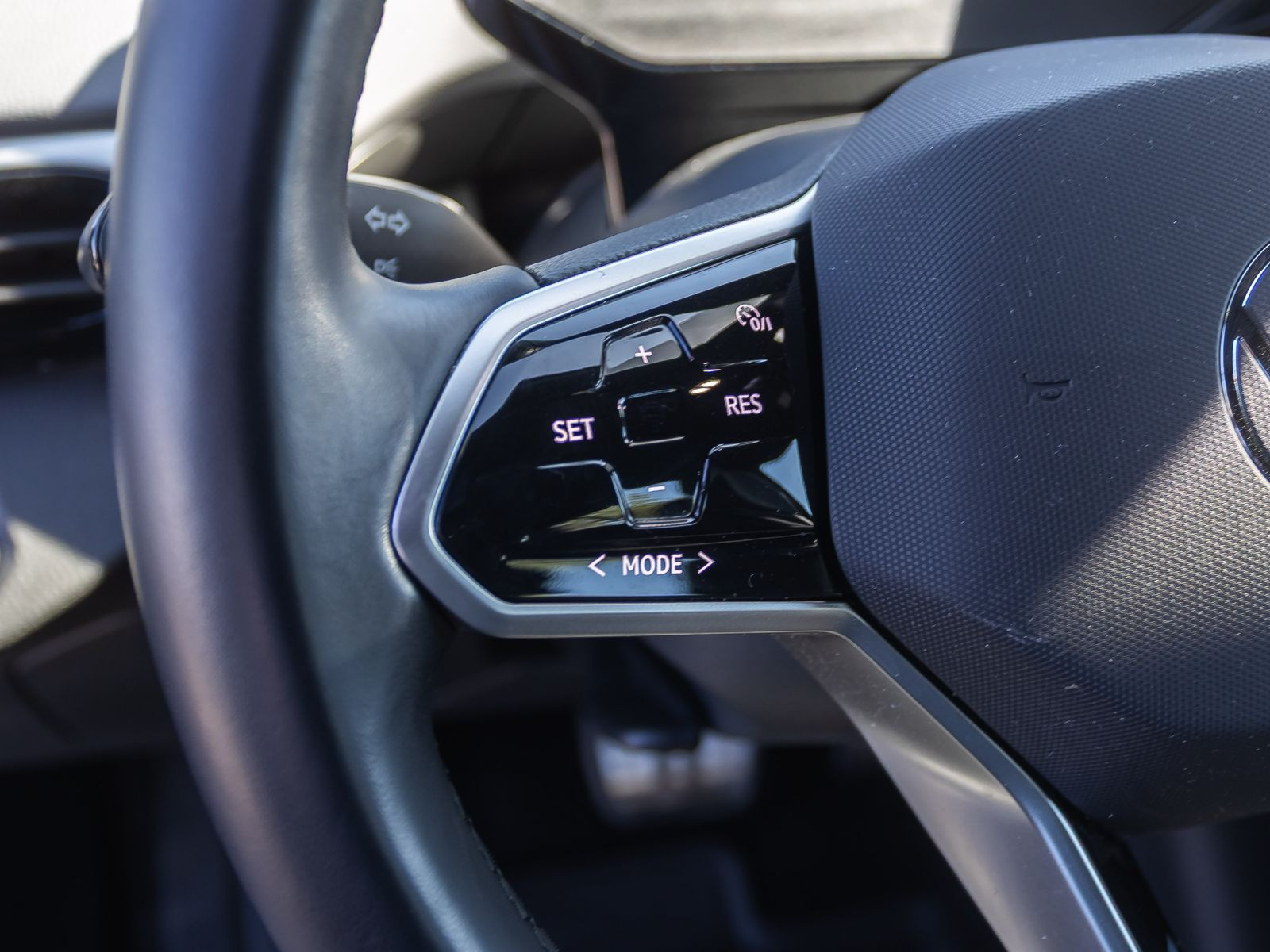 Volkswagen ID.4 Pro Performance Navi LED ACC AHK CarPlay