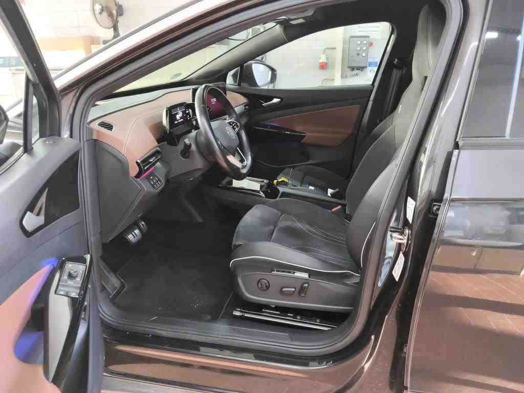 Volkswagen ID.4 Max Navi Matrix HuD Standhzg Panorama ACC AHK