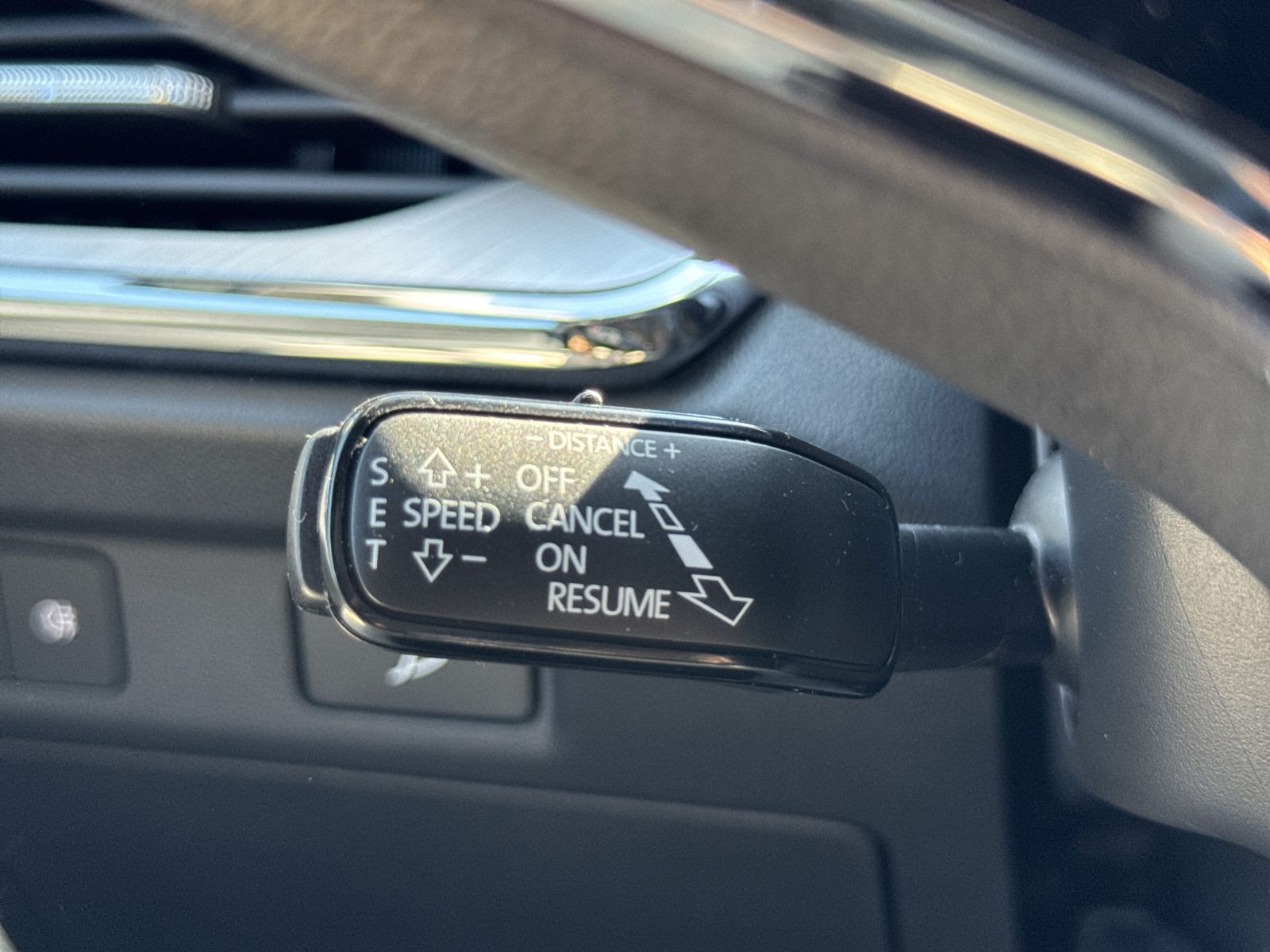 Skoda Enyaq iV electric DSG ACC Navi LED AHK KESSY