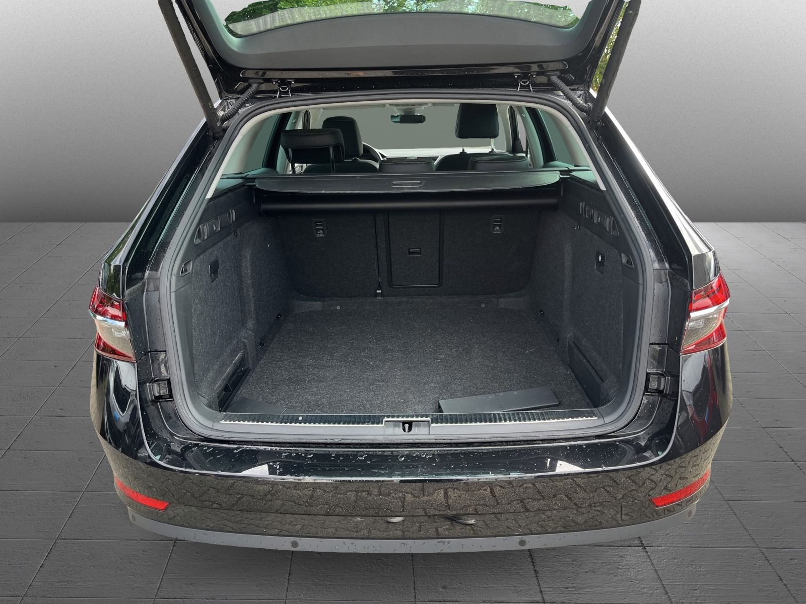 Skoda Superb Combi Style 2.0 TDI DSG Navi ACC Panorama