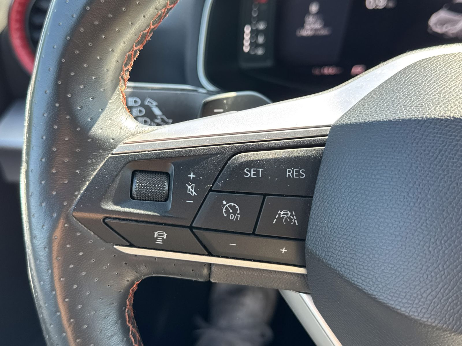 Seat Arona FR-Line 1.5 TSI DSG Navi ACC LED Carplay