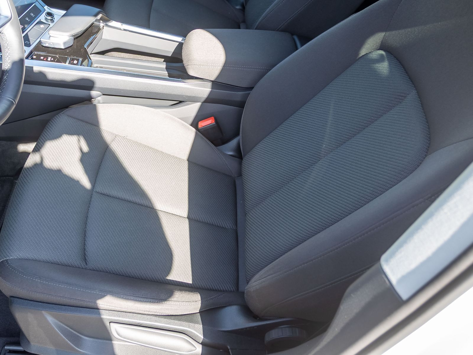Audi e-tron S line 50 qu Navi Matrix Standklima Luftfederung
