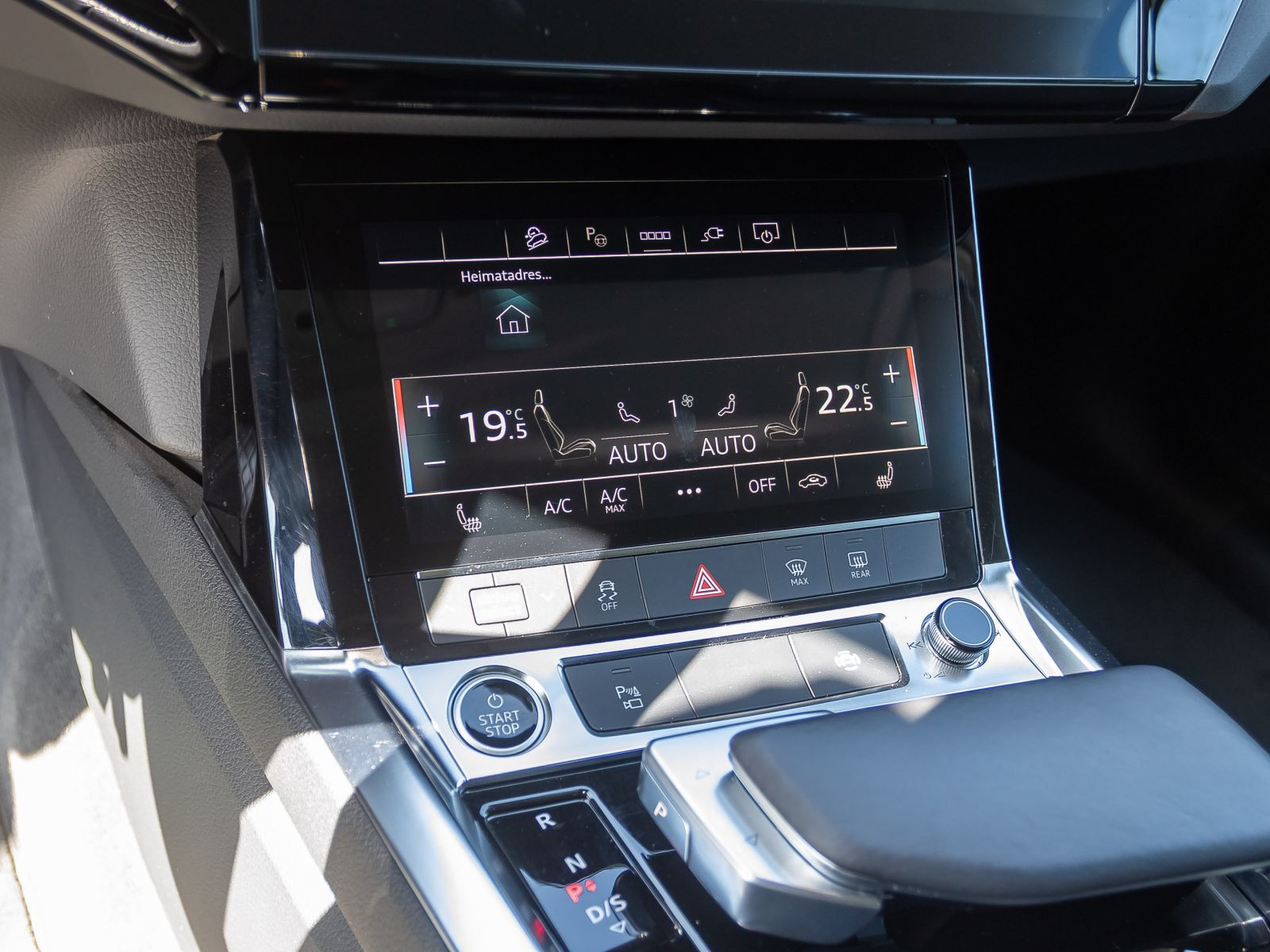 Audi e-tron S line 50 qu Navi Matrix Standklima Luftfederung
