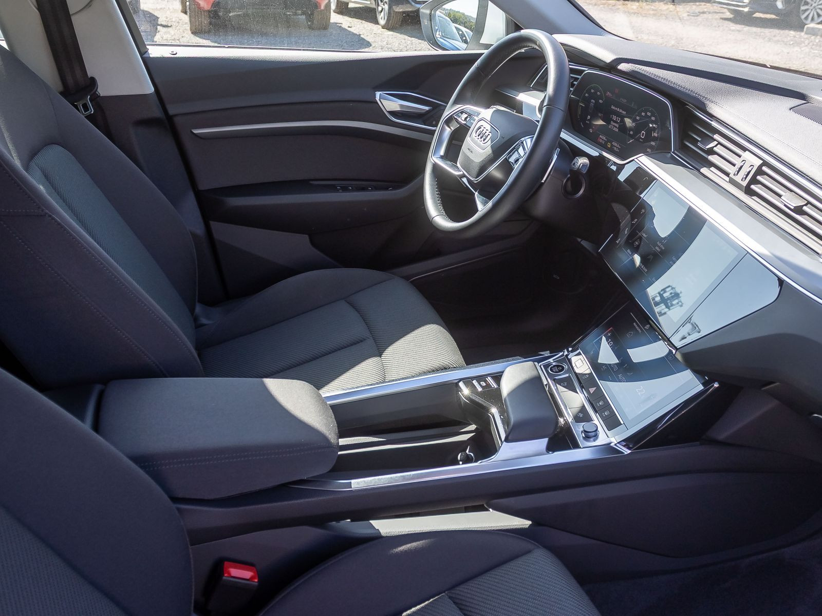 Audi e-tron S line 50 qu Navi Matrix Standklima Luftfederung