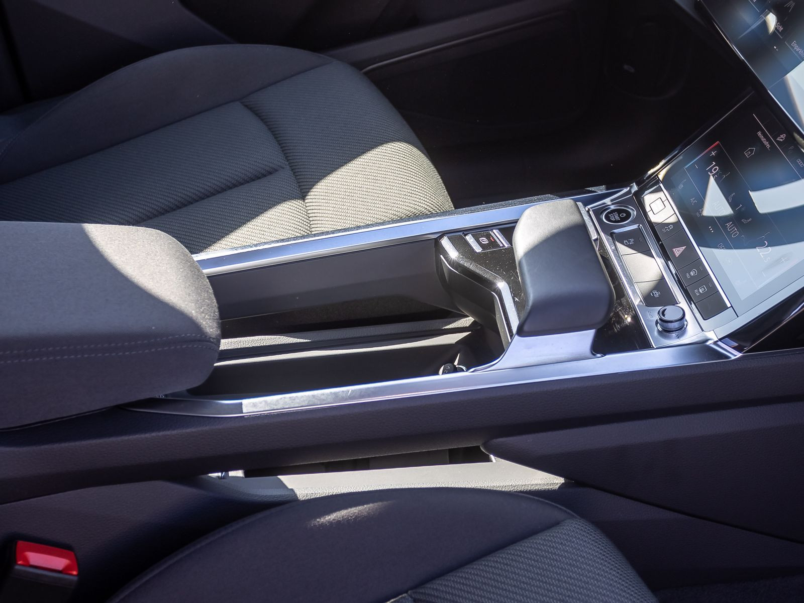 Audi e-tron S line 50 qu Navi Matrix Standklima Luftfederung