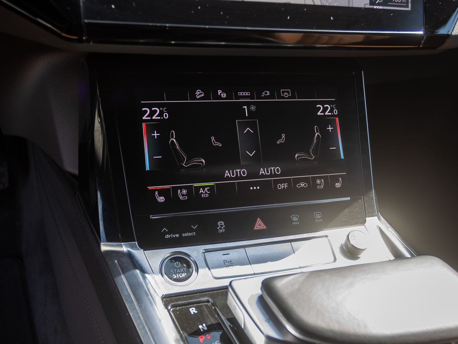 Audi e-tron advanced 50 qu Navi Matrix Standklima Luftfederung