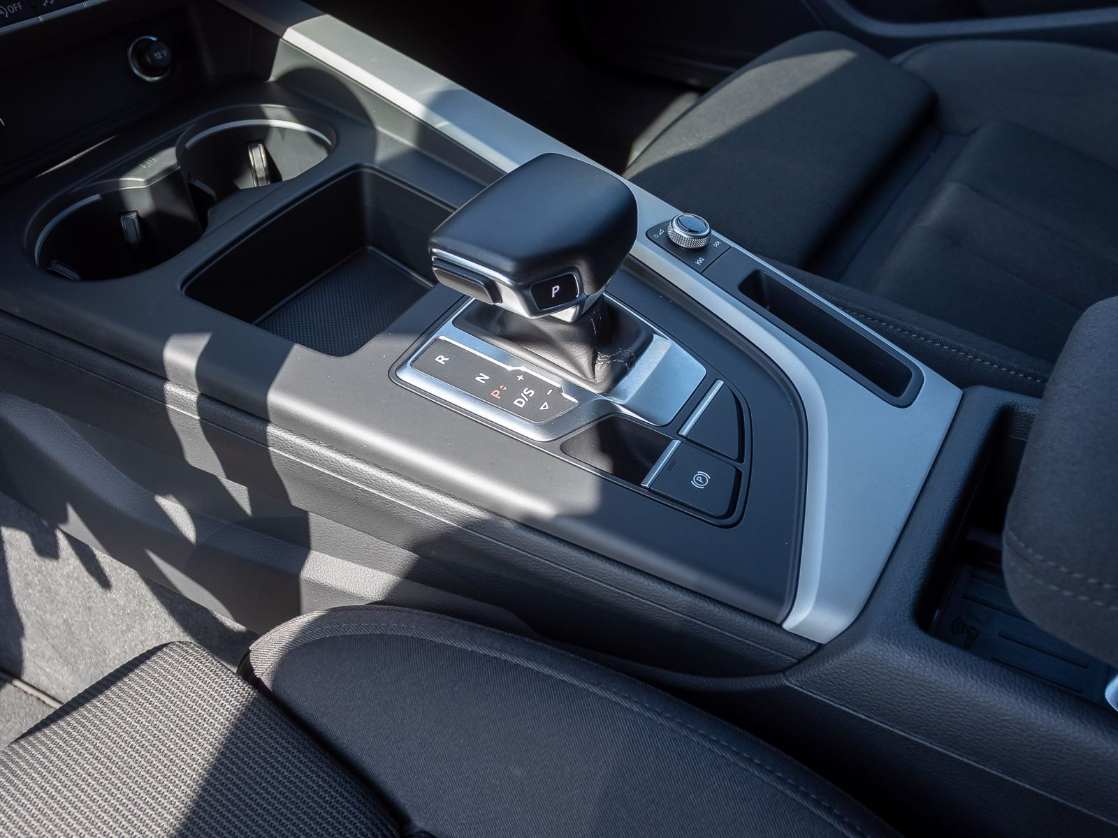 Audi A4 allroad 40TDI qu Stronic Navi LED Standhzg AHK