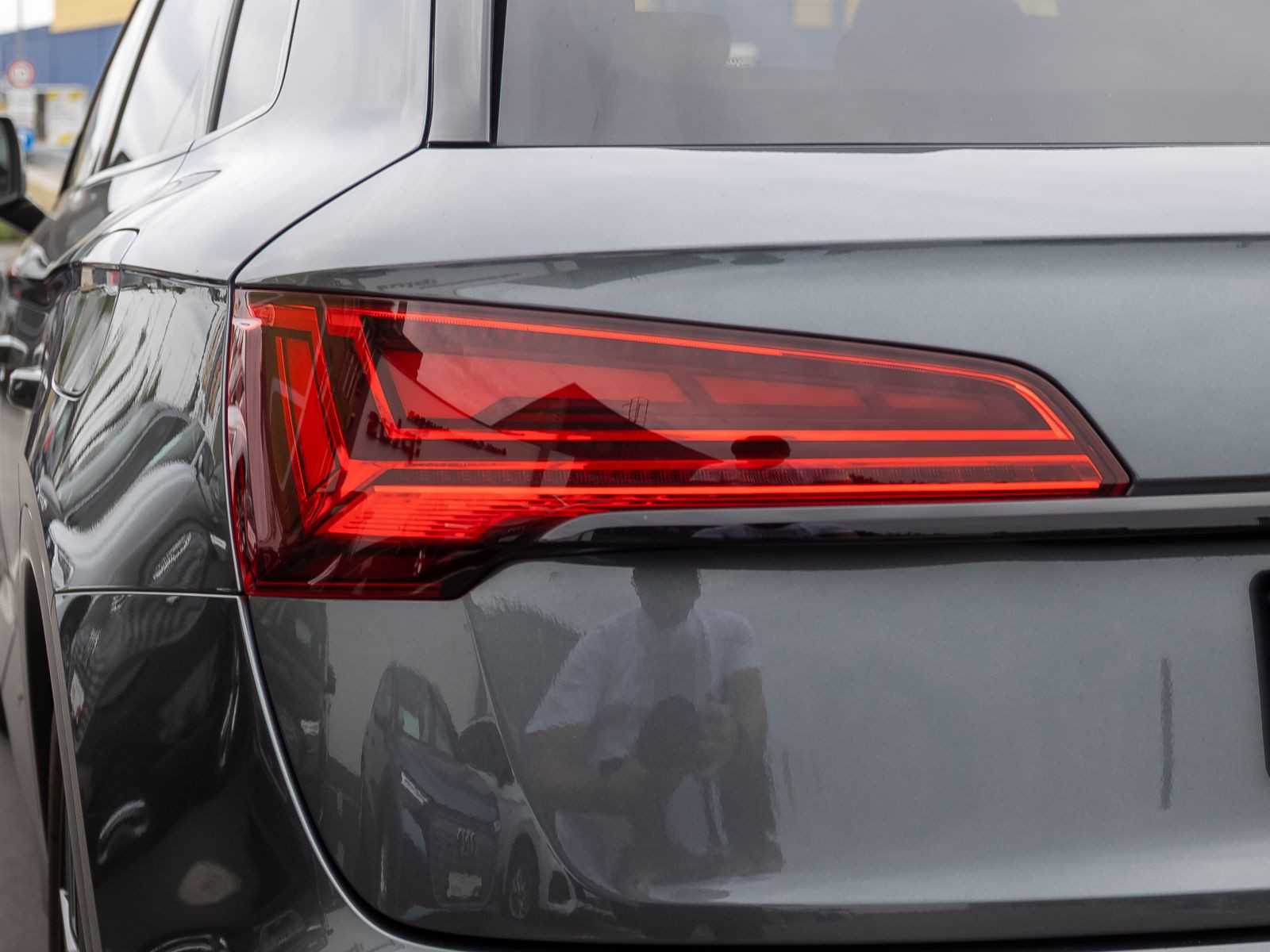 Audi Q5 S line 55TFSIe qu Navi LED HuD Standklima Luftfederung