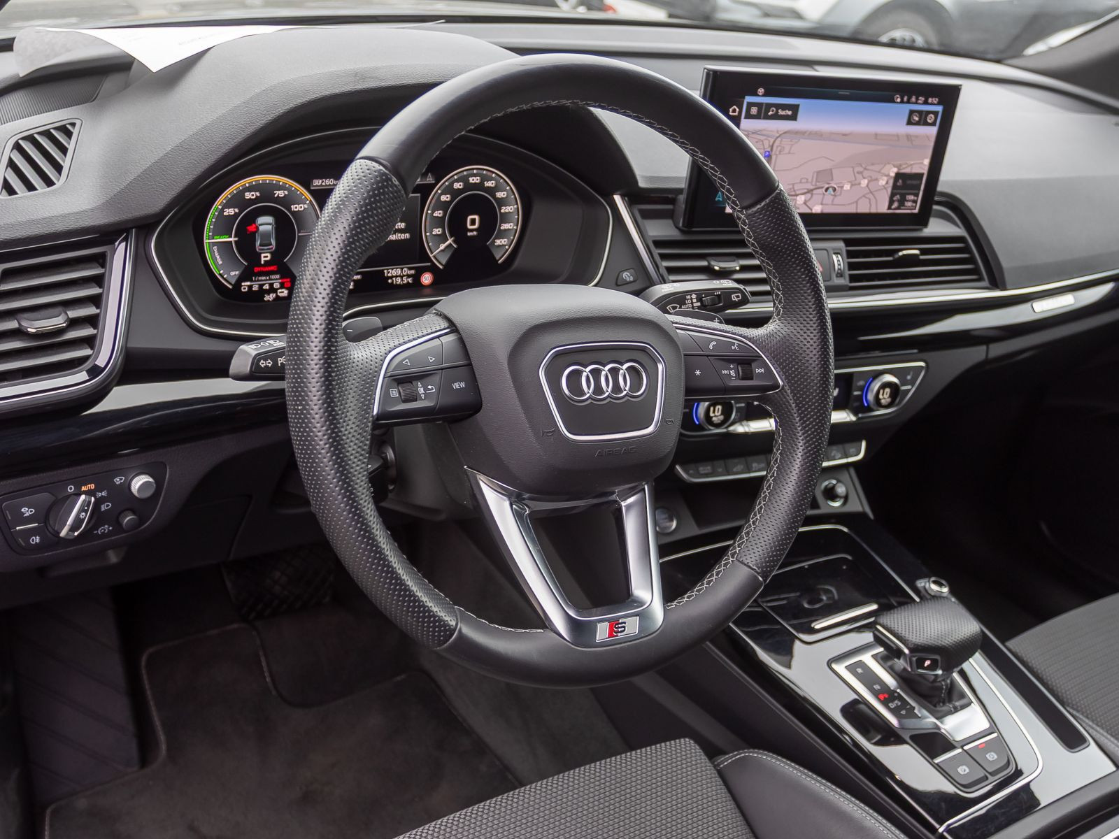 Audi Q5 S line 55TFSIe qu Navi LED HuD Standklima Luftfederung