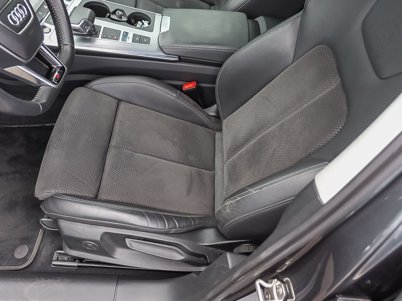 Audi A6 Avant S line 55TFSIe qu Navi Matrix HuD Standklima