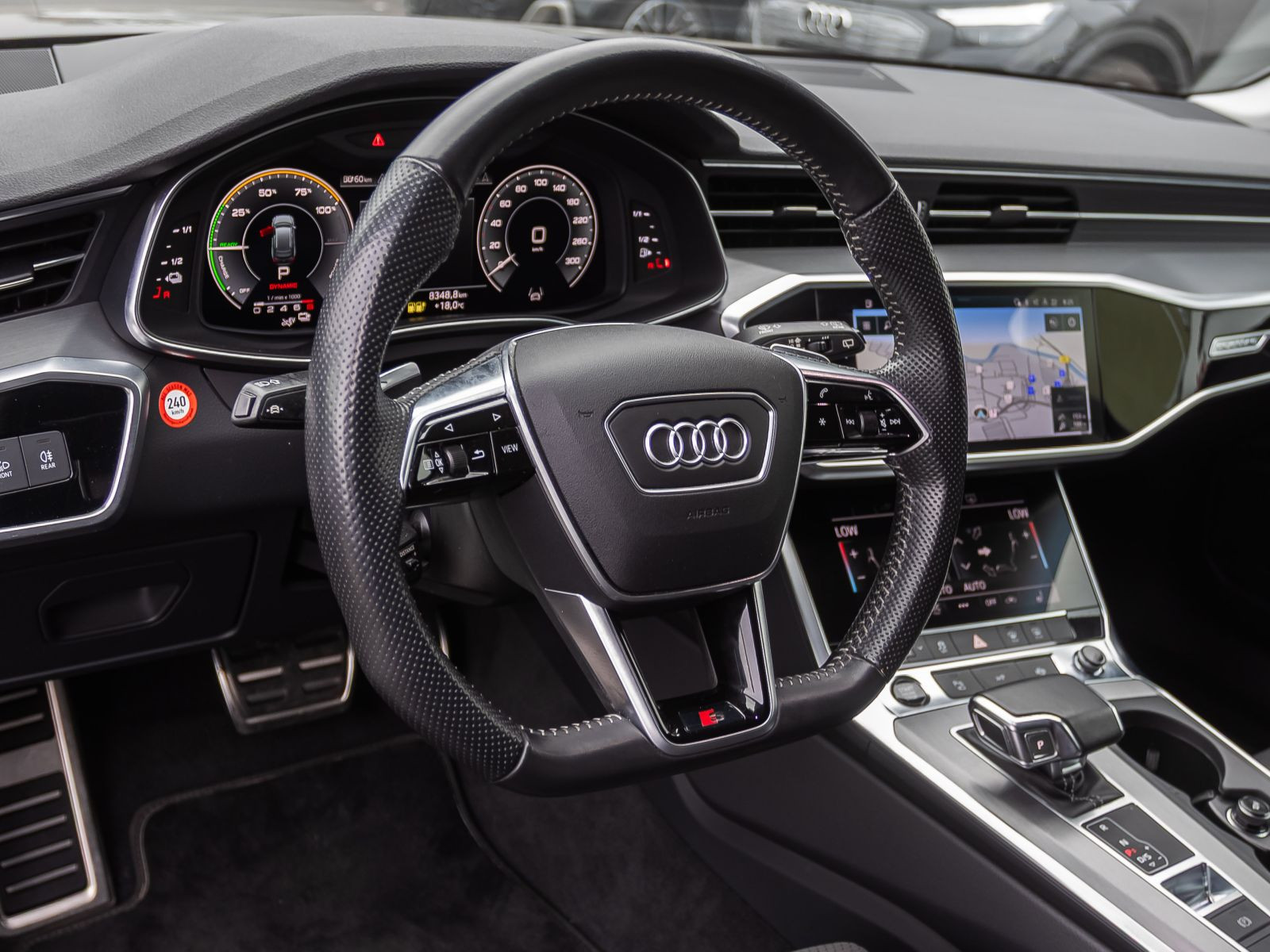 Audi A6 Avant S line 55TFSIe qu Navi Matrix HuD Standklima