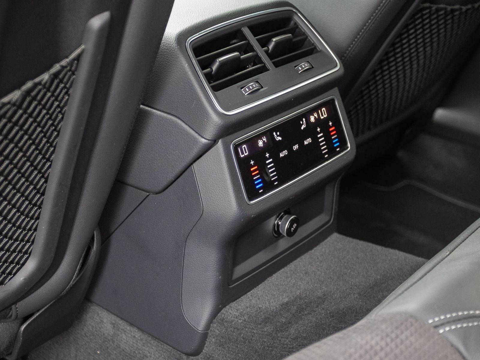 Audi A6 Avant S line 55TFSIe qu Navi Matrix HuD Standklima