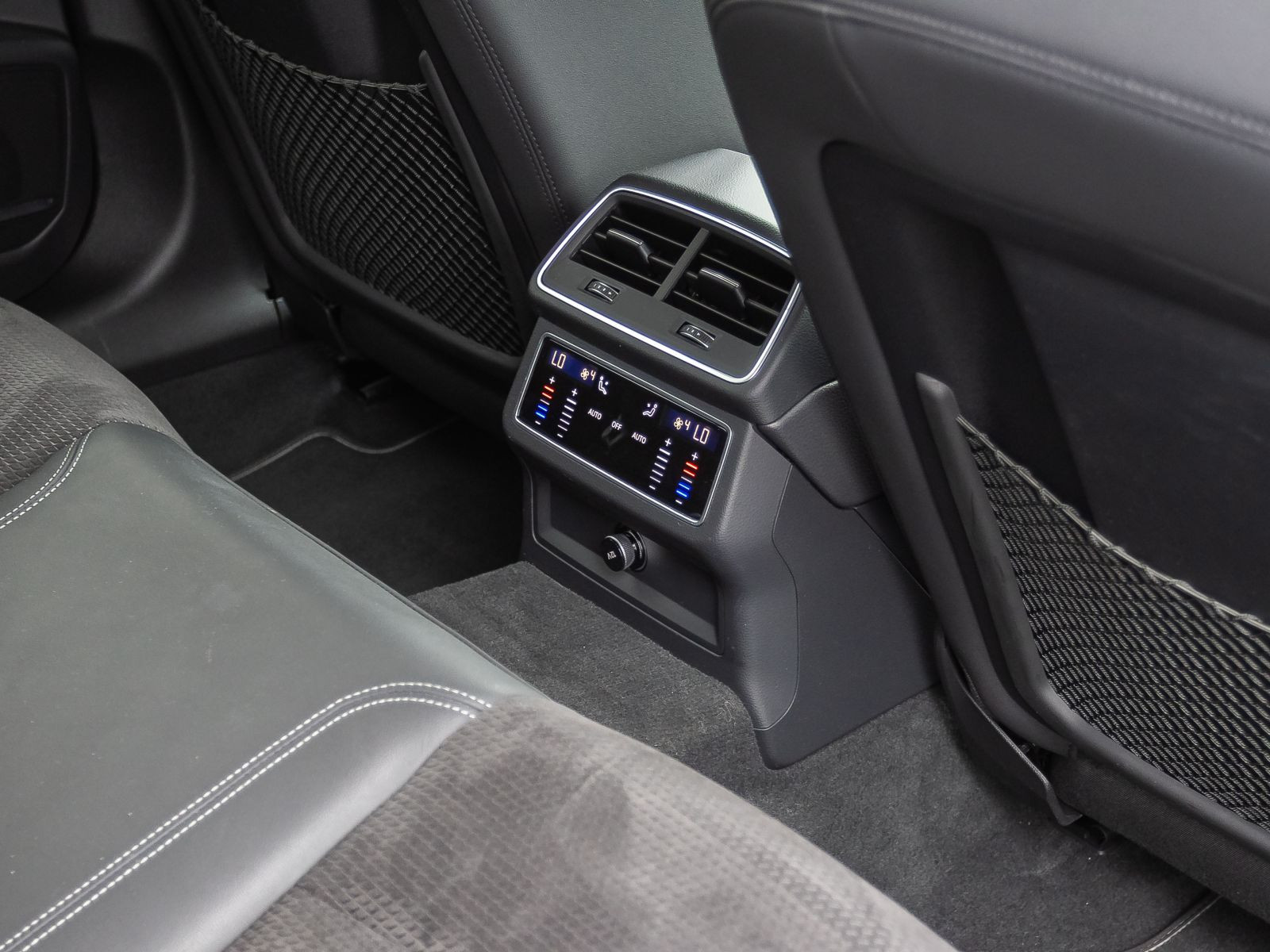 Audi A6 Avant S line 55TFSIe qu Navi Matrix HuD Standklima