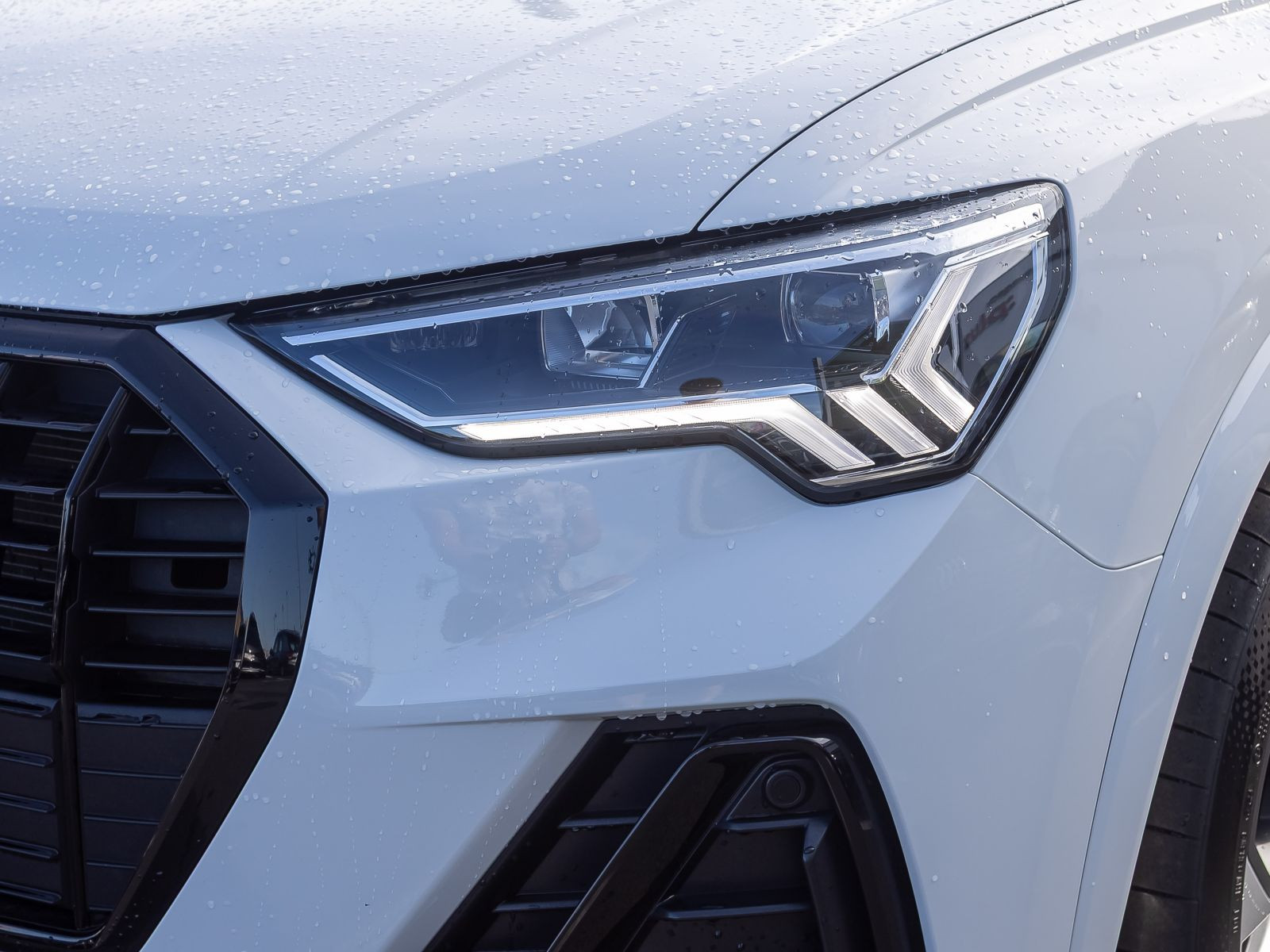 Audi Q3 S line 35TDI Stronic Navi LED ACC Panorama