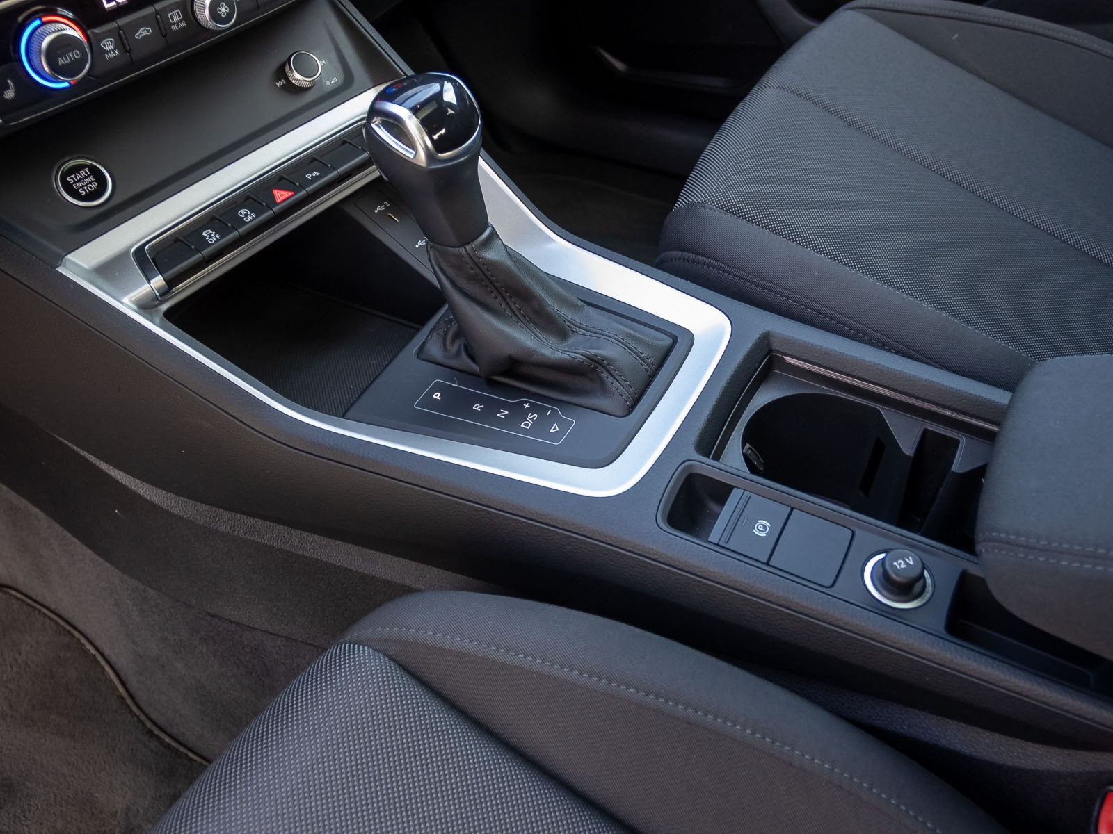 Audi Q3 S line 35TDI Stronic Navi LED ACC Panorama