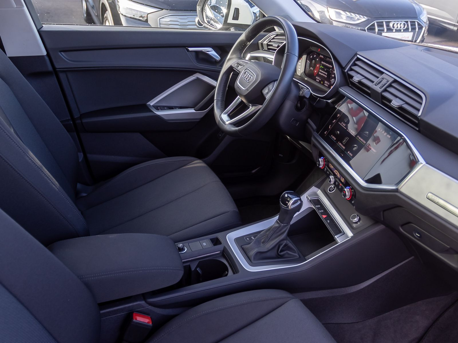 Audi Q3 S line 35TDI Stronic Navi LED ACC Panorama