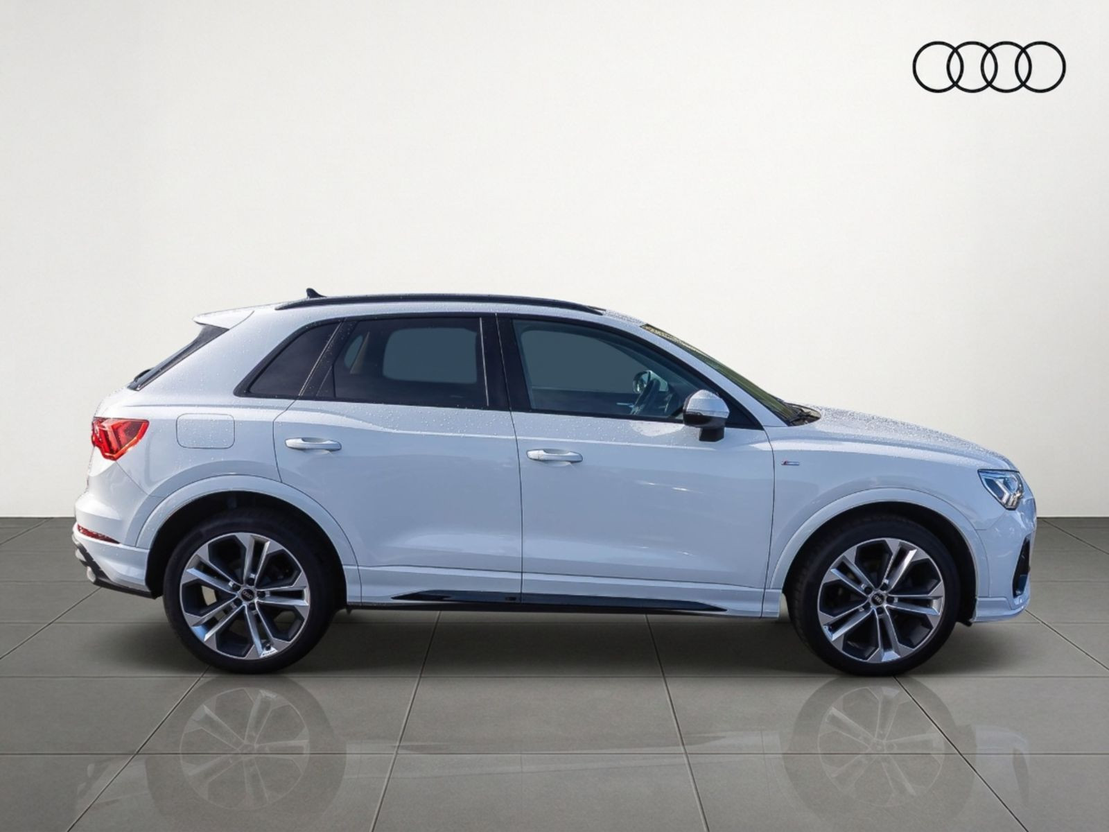 Audi Q3 S line 35TDI Stronic Navi LED ACC Panorama