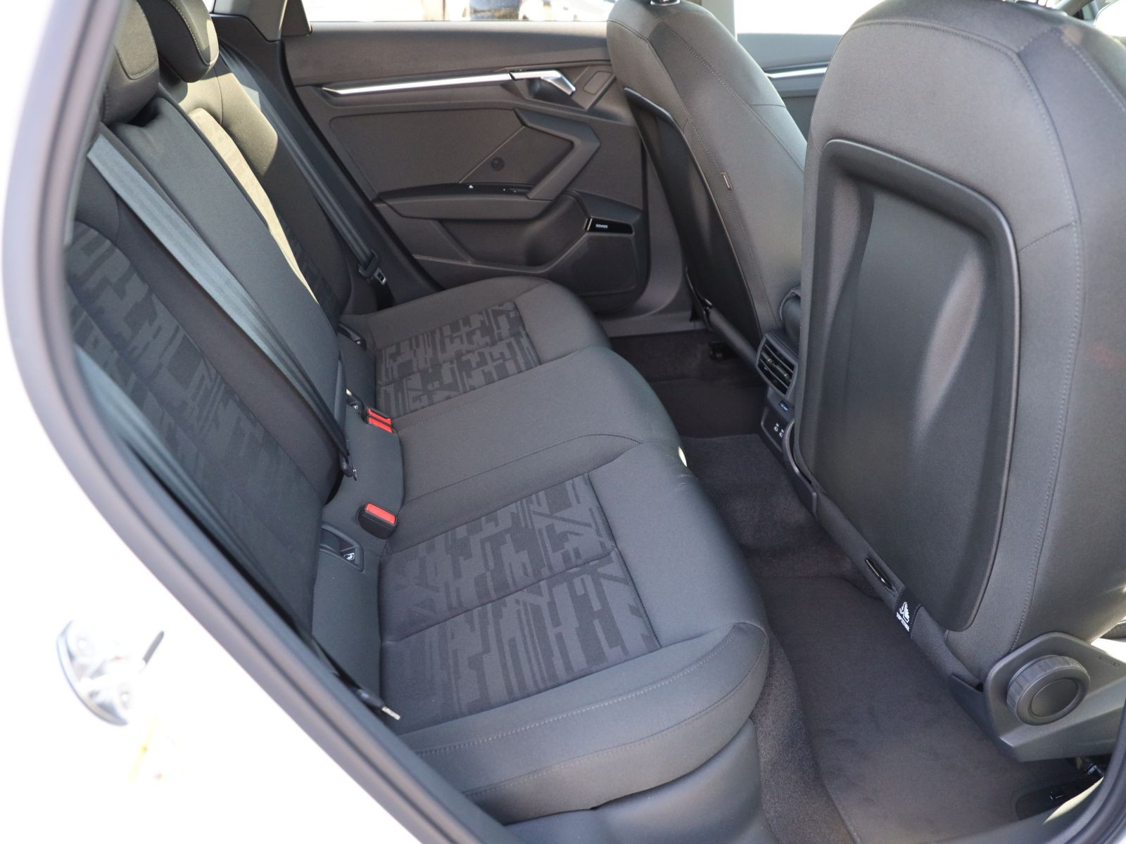Audi A3 Sportback advanced TFSI 150PS S tronic TechPlus/ Businesspaket/AHK/