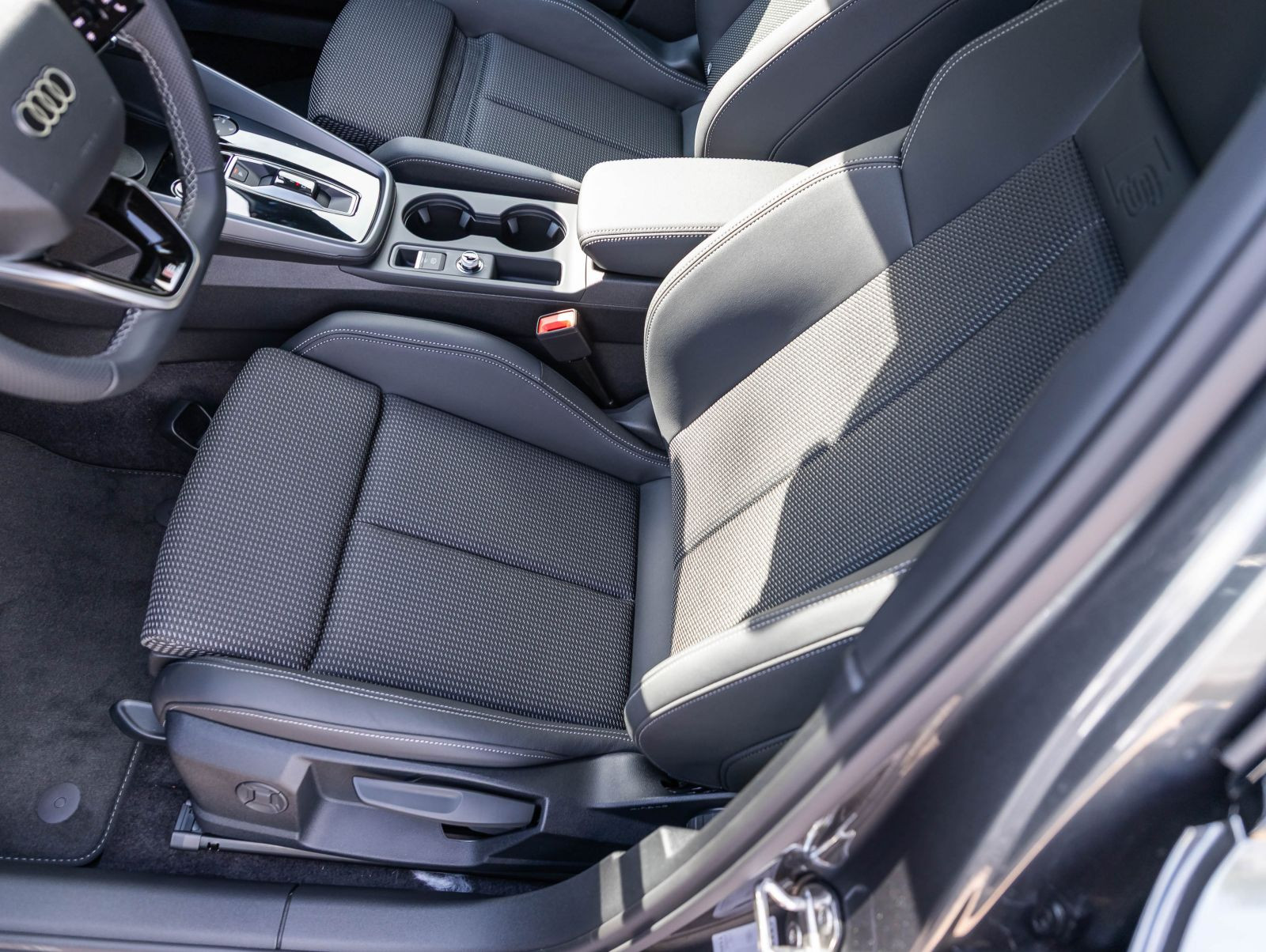 Audi A3 Sportback S line TFSI TechPlus/ 18" / Business 85kW