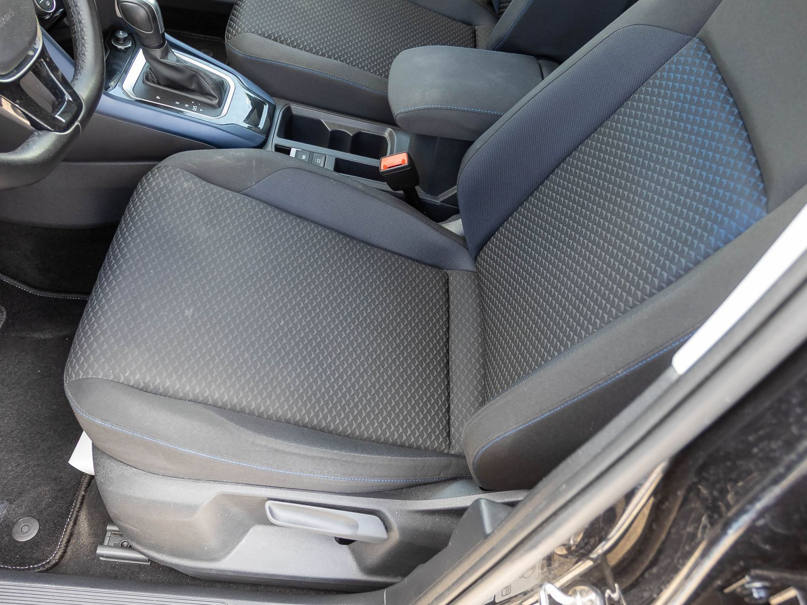 Volkswagen T-Roc United 2.0TDI DSG Navi LED ACC Climatronic