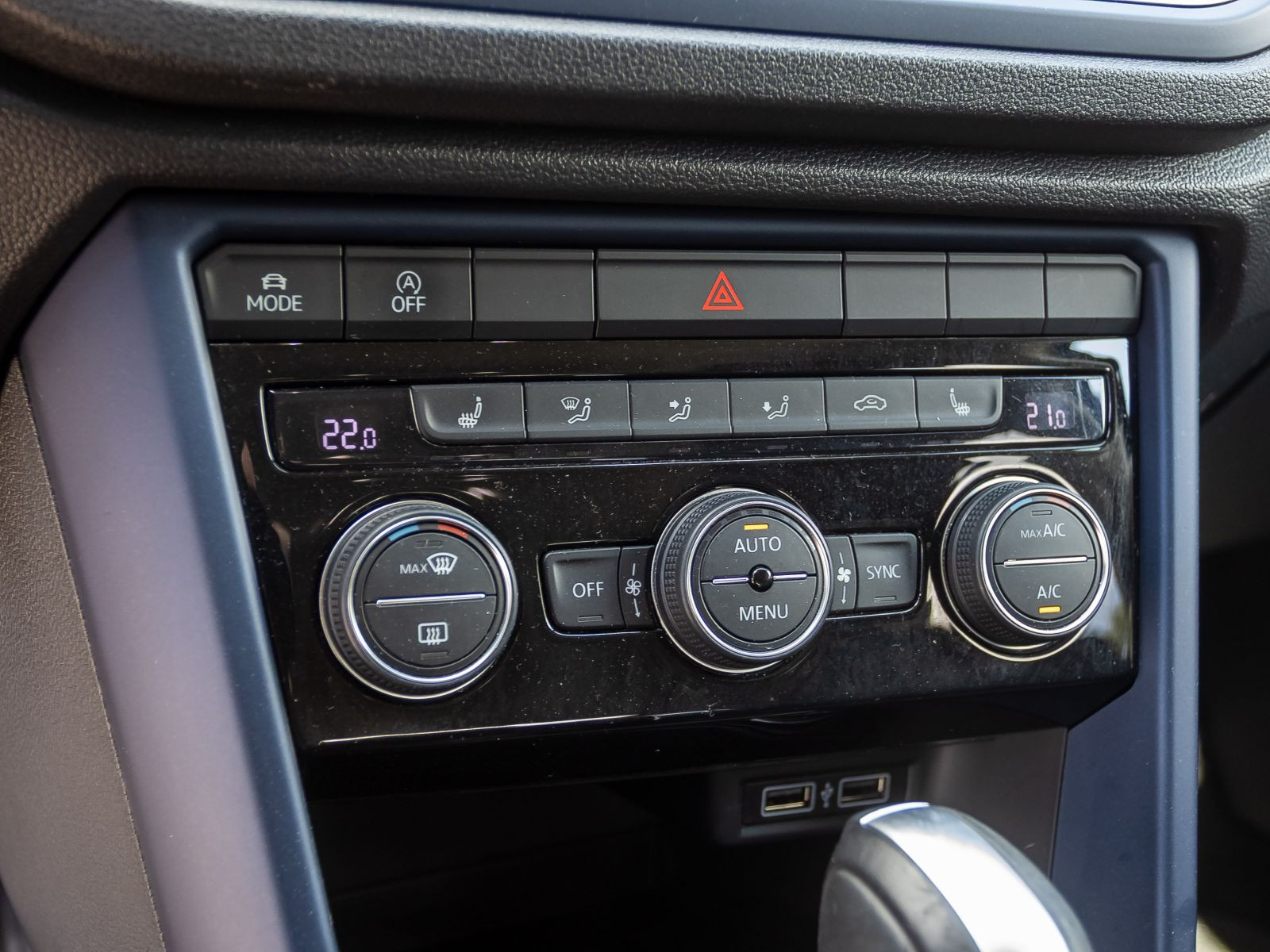 Volkswagen T-Roc United 2.0TDI DSG Navi LED ACC Climatronic
