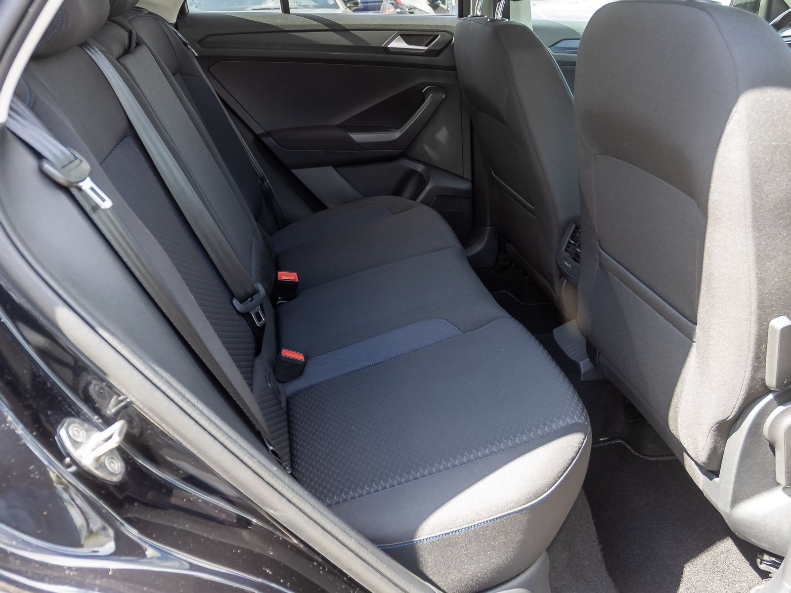 Volkswagen T-Roc United 2.0TDI DSG Navi LED ACC Climatronic