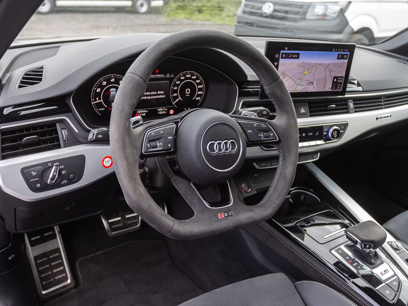 Audi RS4 Avant Matrix Sportfahrwerk Sportabgasanlage