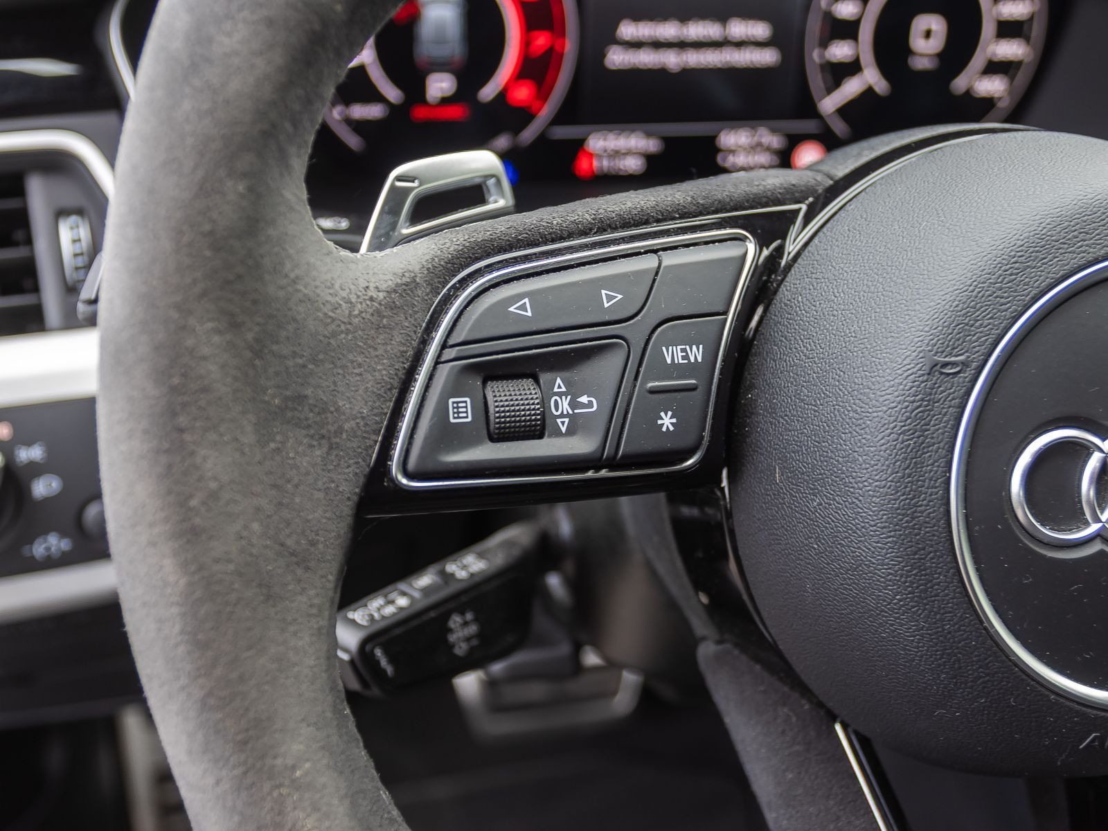 Audi RS4 Avant Matrix Sportfahrwerk Sportabgasanlage
