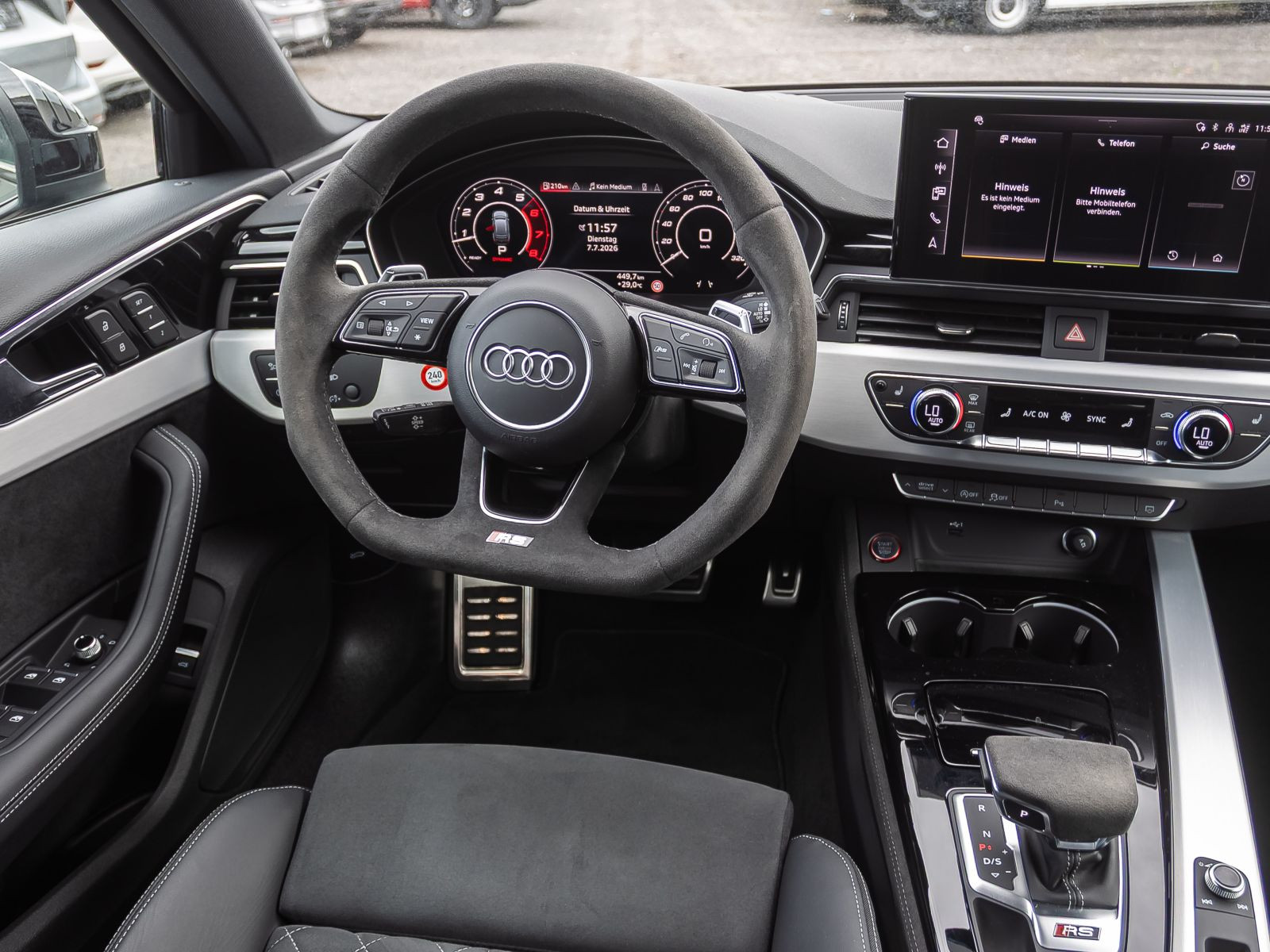 Audi RS4 Avant Matrix Sportfahrwerk Sportabgasanlage