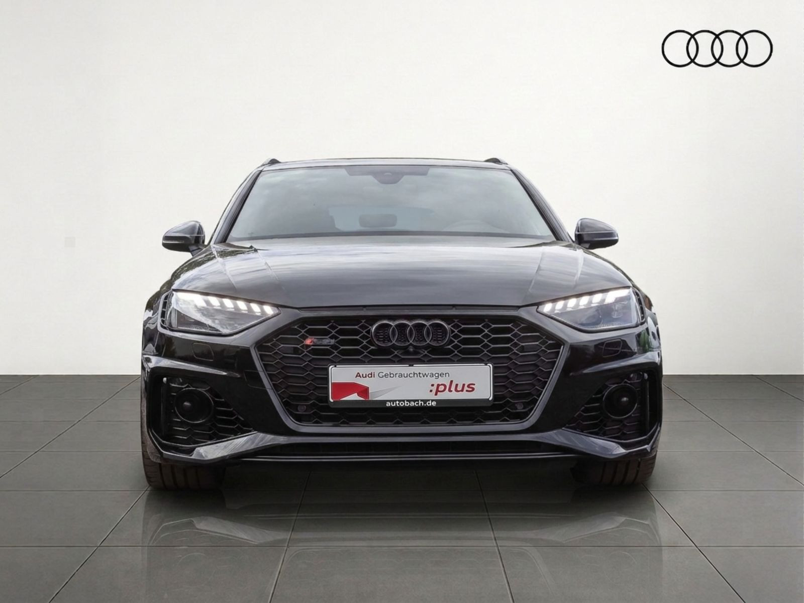 Audi RS4 Avant Matrix Sportfahrwerk Sportabgasanlage