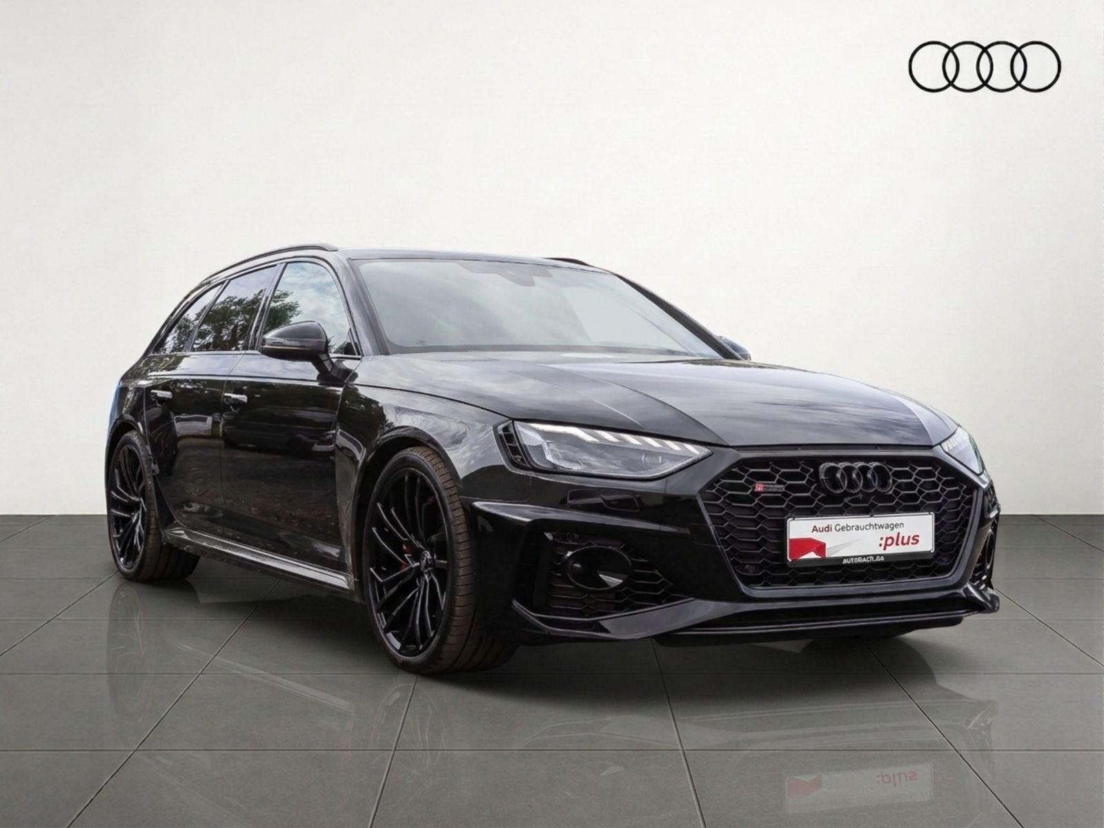 Audi RS4 Avant Matrix Sportfahrwerk Sportabgasanlage