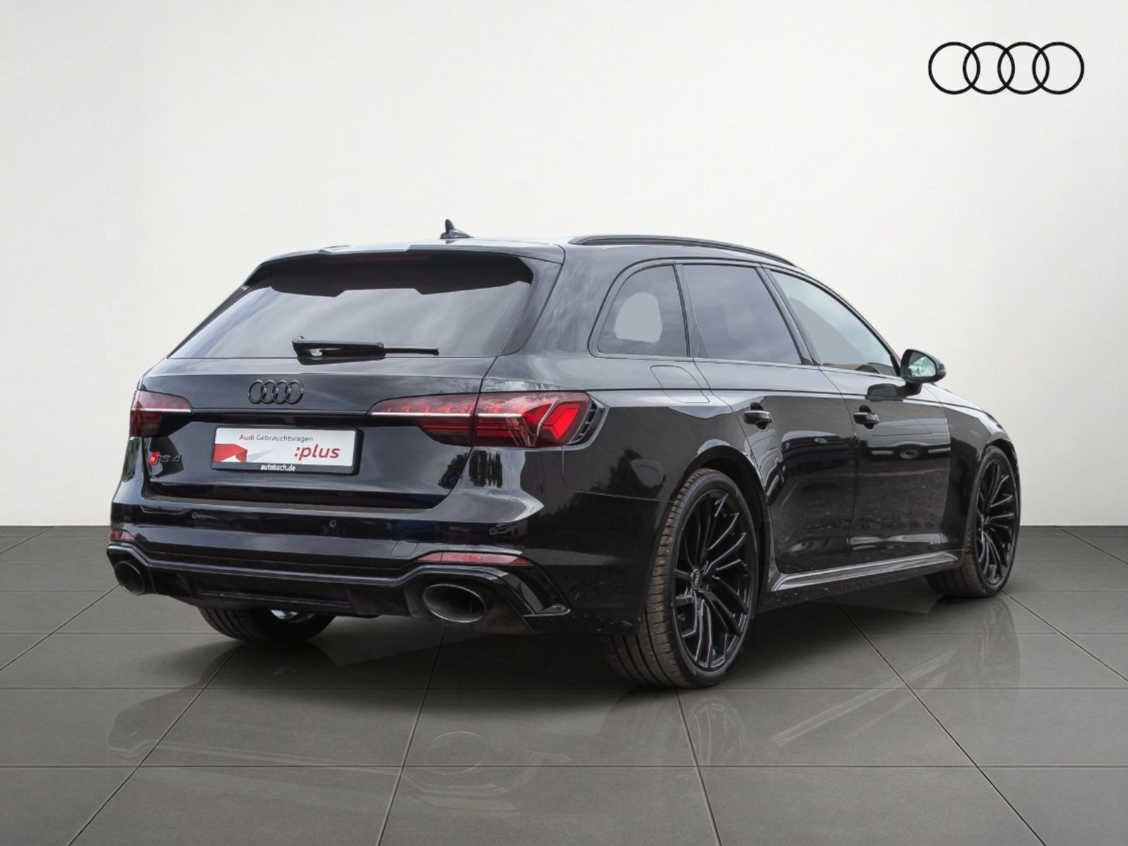 Audi RS4 Avant Matrix Sportfahrwerk Sportabgasanlage