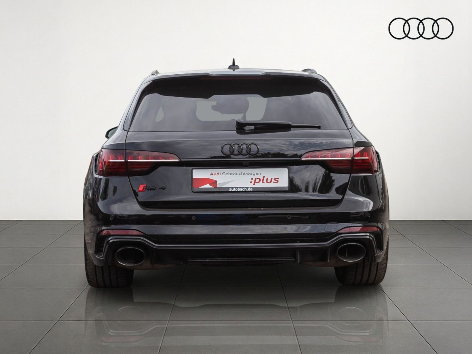 Audi RS4 Avant Matrix Sportfahrwerk Sportabgasanlage