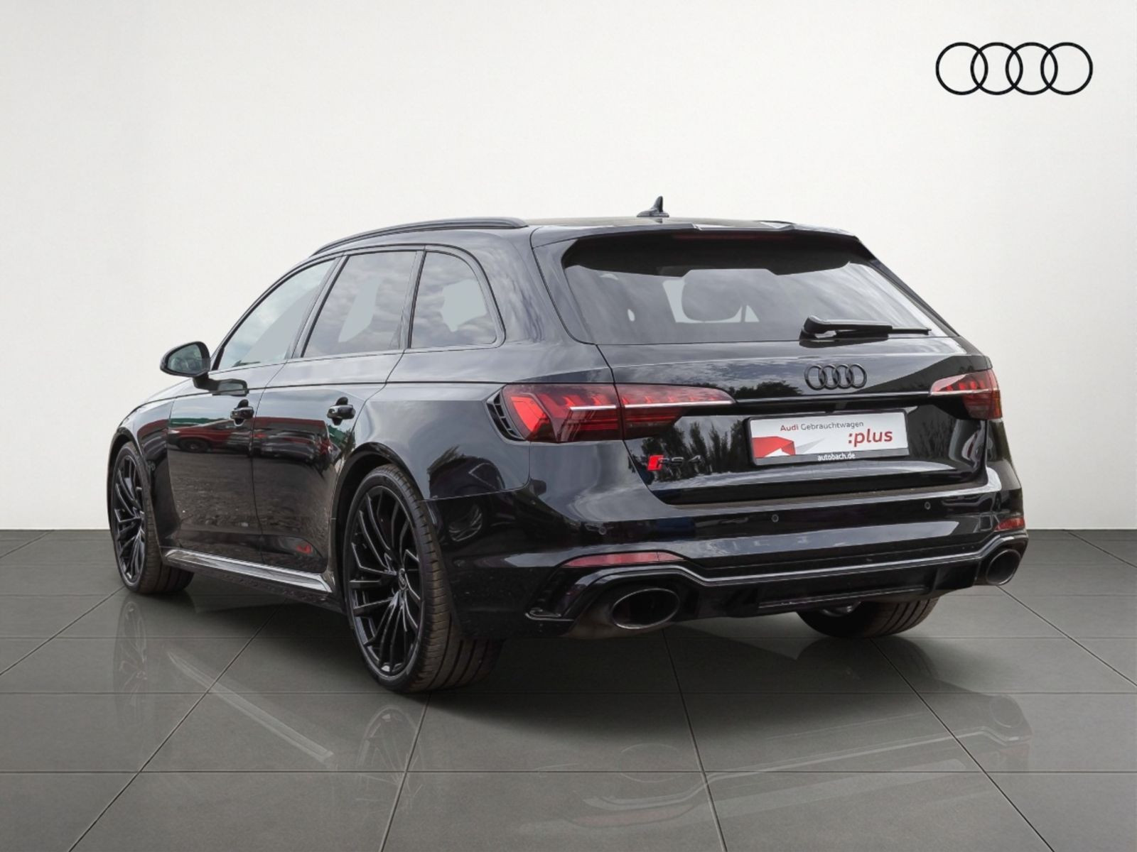 Audi RS4 Avant Matrix Sportfahrwerk Sportabgasanlage