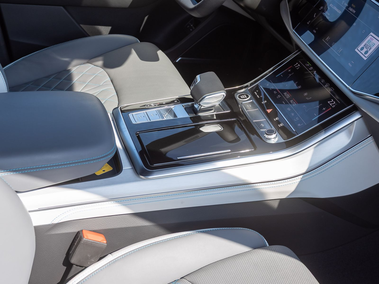 Audi Q8 S line 60TFSIe qu Navi HuD Matrix AIR Standklima