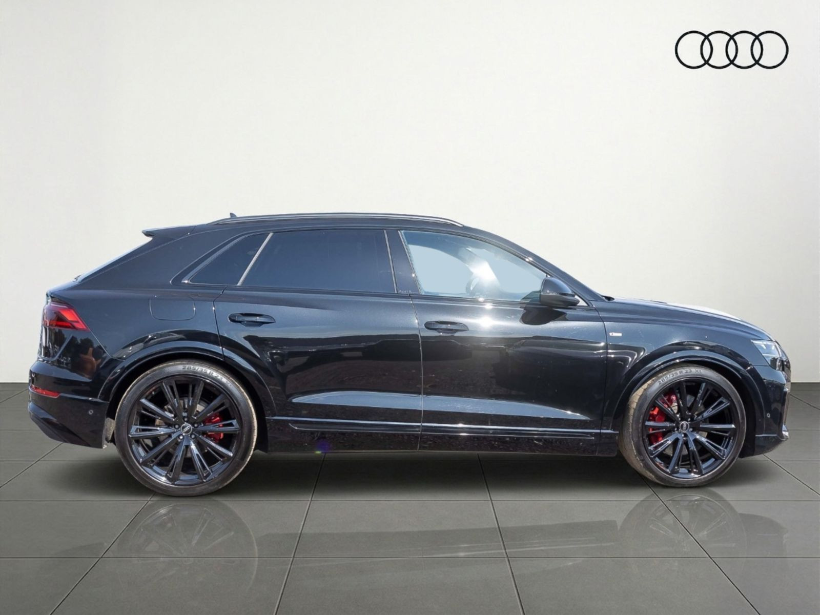 Audi Q8 S line 60TFSIe qu Navi HuD Matrix AIR Standklima