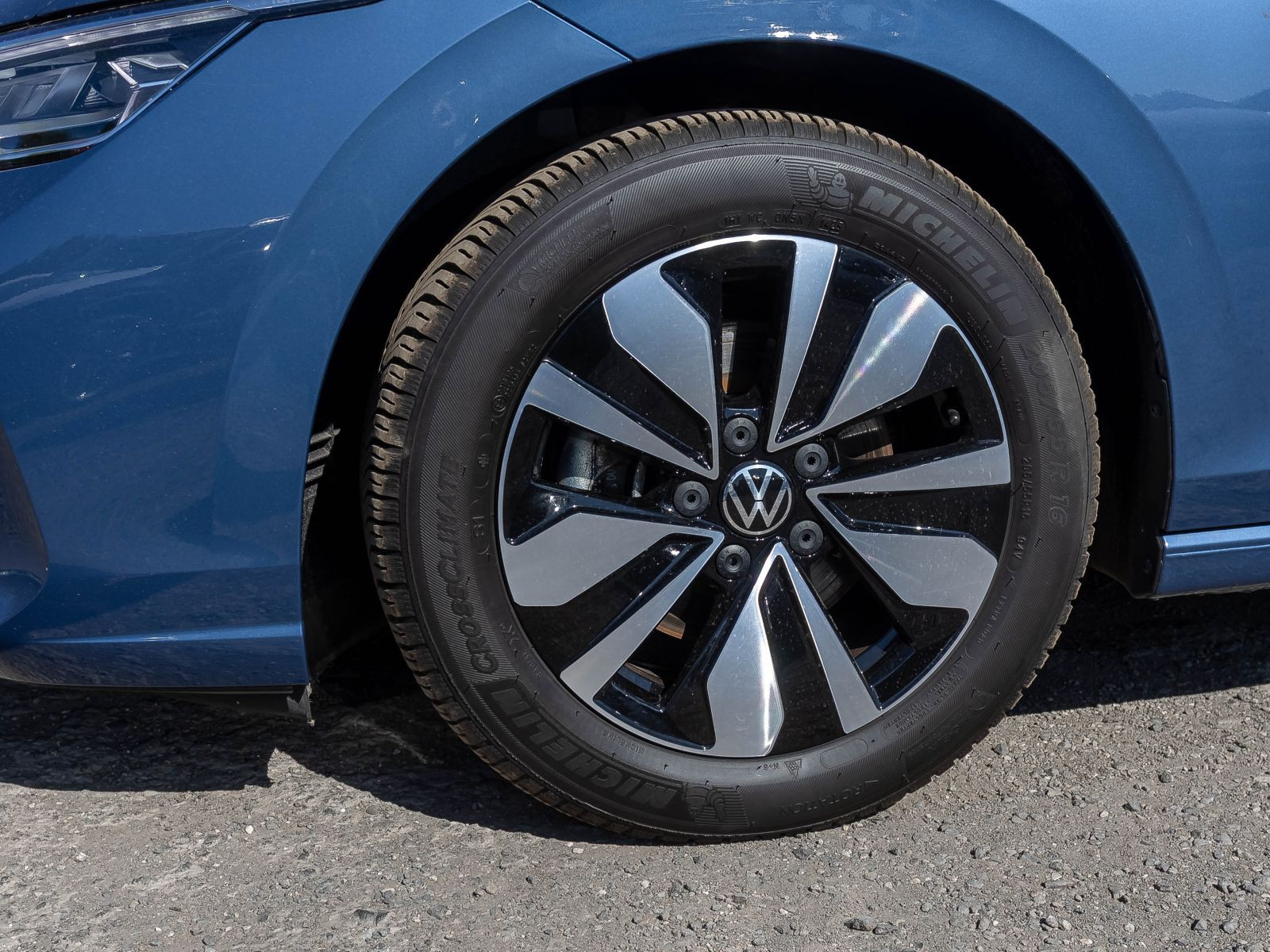 Volkswagen Golf VIII Goal 1.5 eTSI DSG Navi Matrix ACC AHK