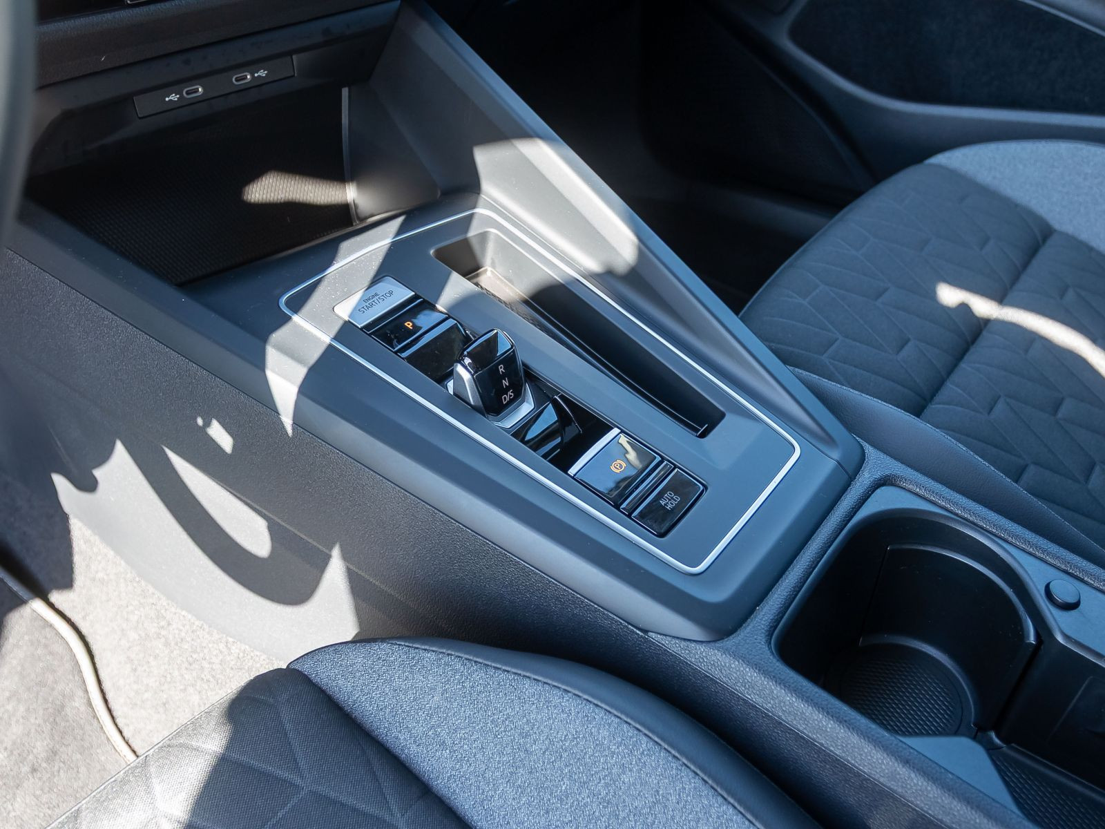 Volkswagen Golf VIII Goal 1.5 eTSI DSG Navi Matrix ACC AHK