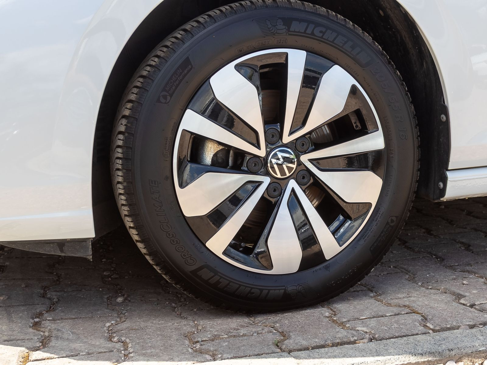 Volkswagen Golf VIII Goal 1.5 eTSI DSG Navi LED ACC EPH AHK