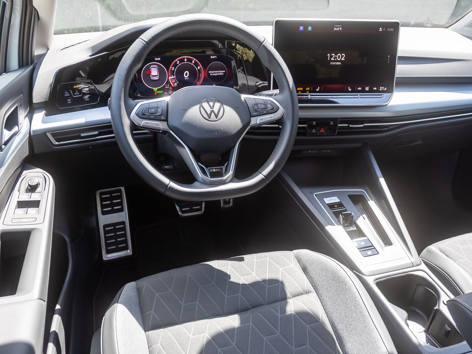 Volkswagen Golf VIII Goal 1.5 eTSI DSG Navi LED ACC EPH AHK