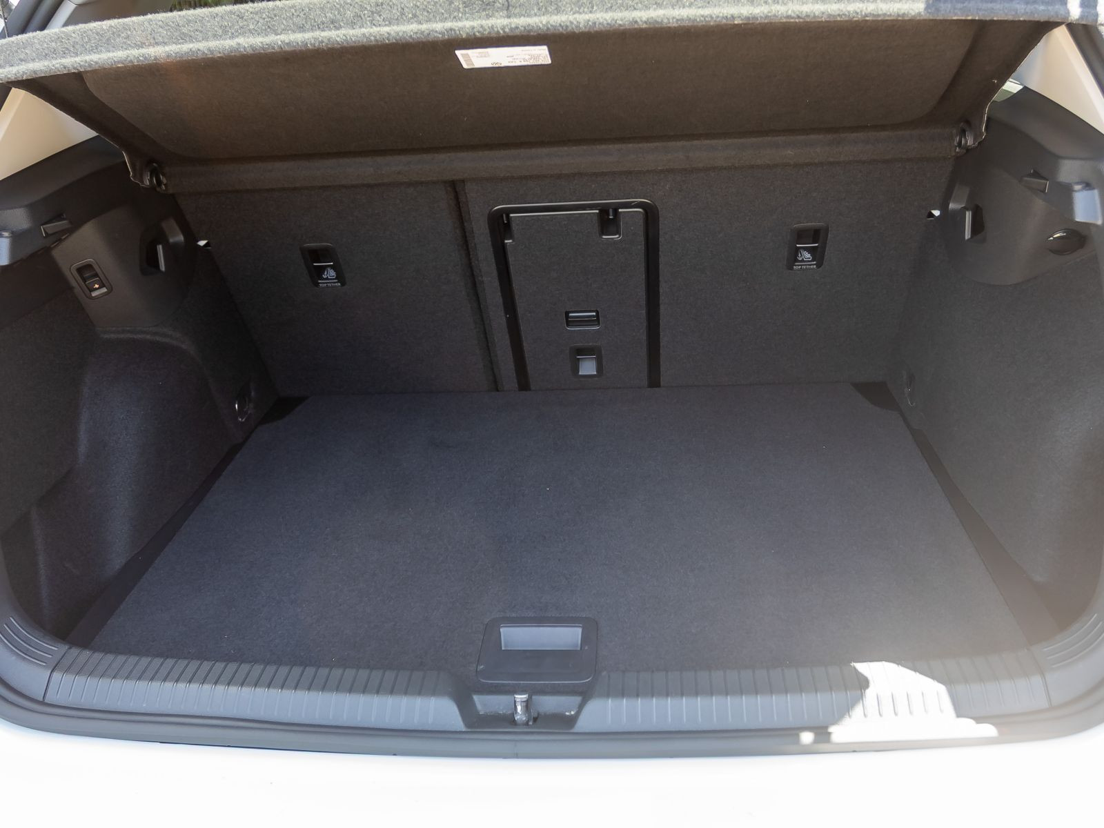 Volkswagen Golf VIII Goal 1.5 eTSI DSG Navi LED ACC EPH AHK